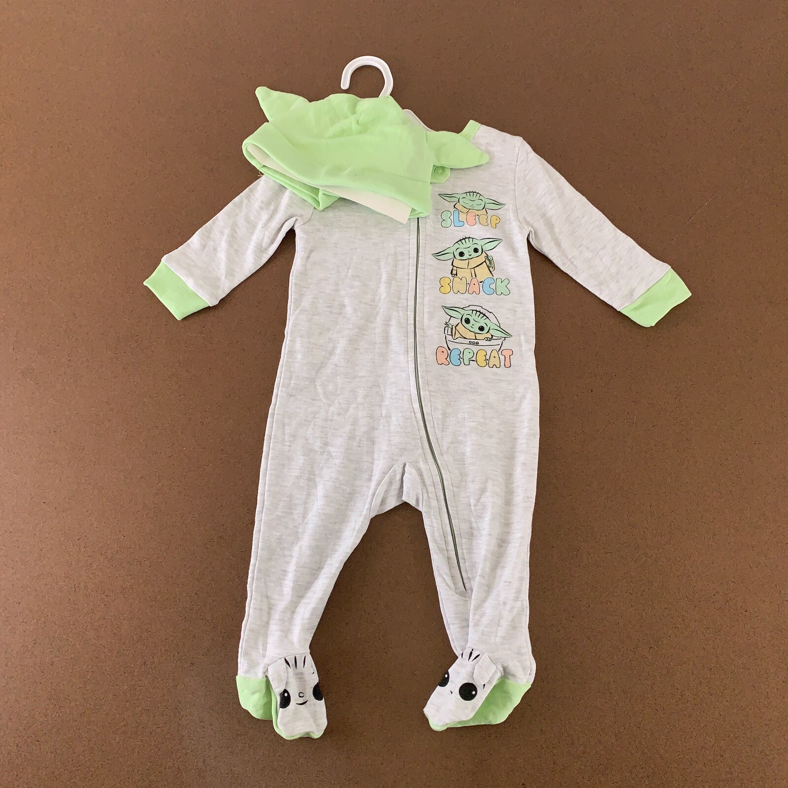 Baby Size 9 Months Gray Green Baby Yoda Footed One Piece & Hat Set NWT