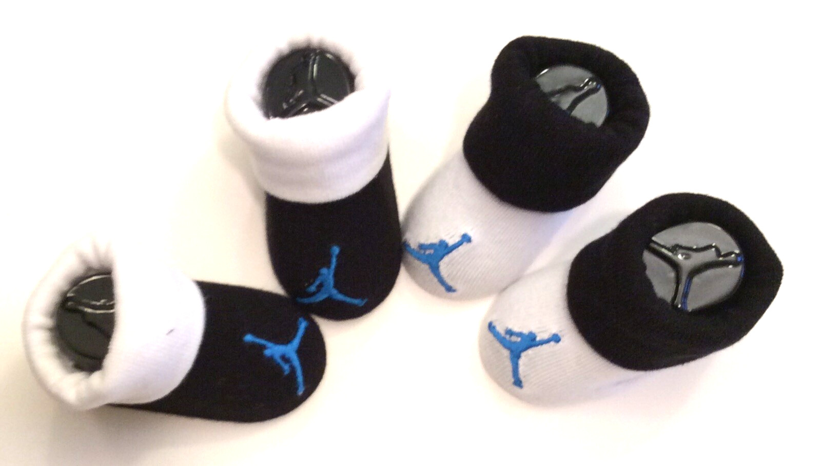 AIR JORDAN Infant BOYS 5-pc Gift set Bodysuits/Rompers, Booties & Cap 0-6 Months
