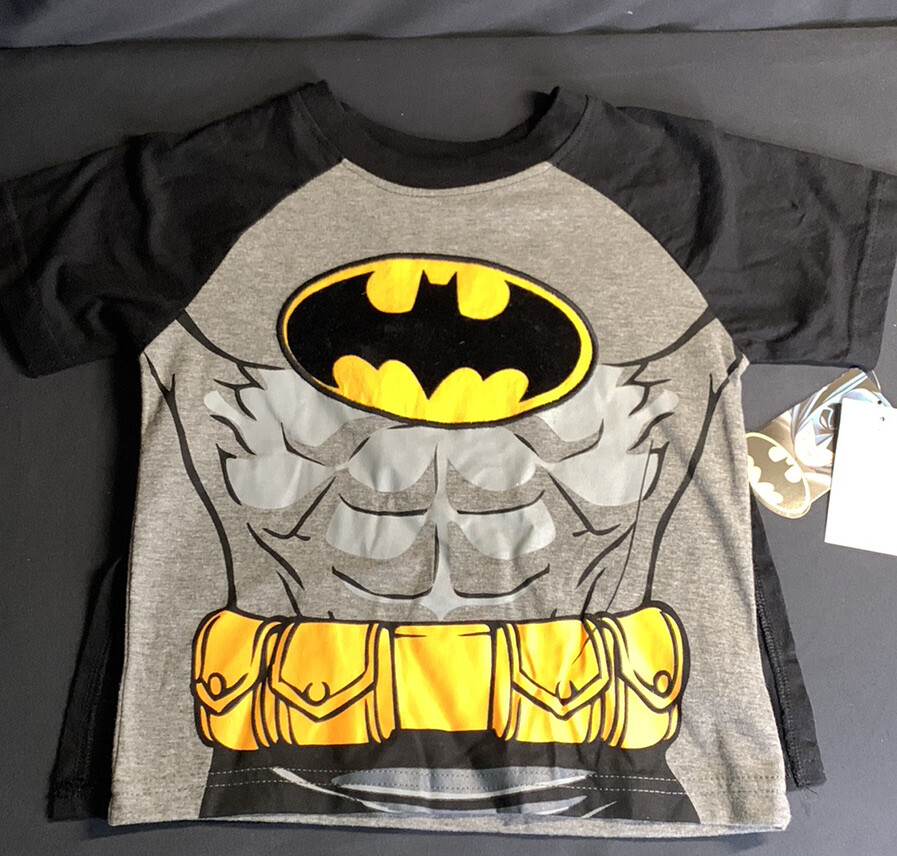 Batman T-shirt W/ Removable Cape size 2T New With Tags Halloween/ Everyday Wear