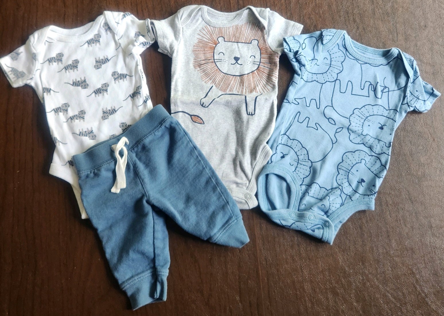 Baby boy 0-3M 4-Piece Bodysuit/Pants Set Cotton Short Sleeve Lion Blue Gray