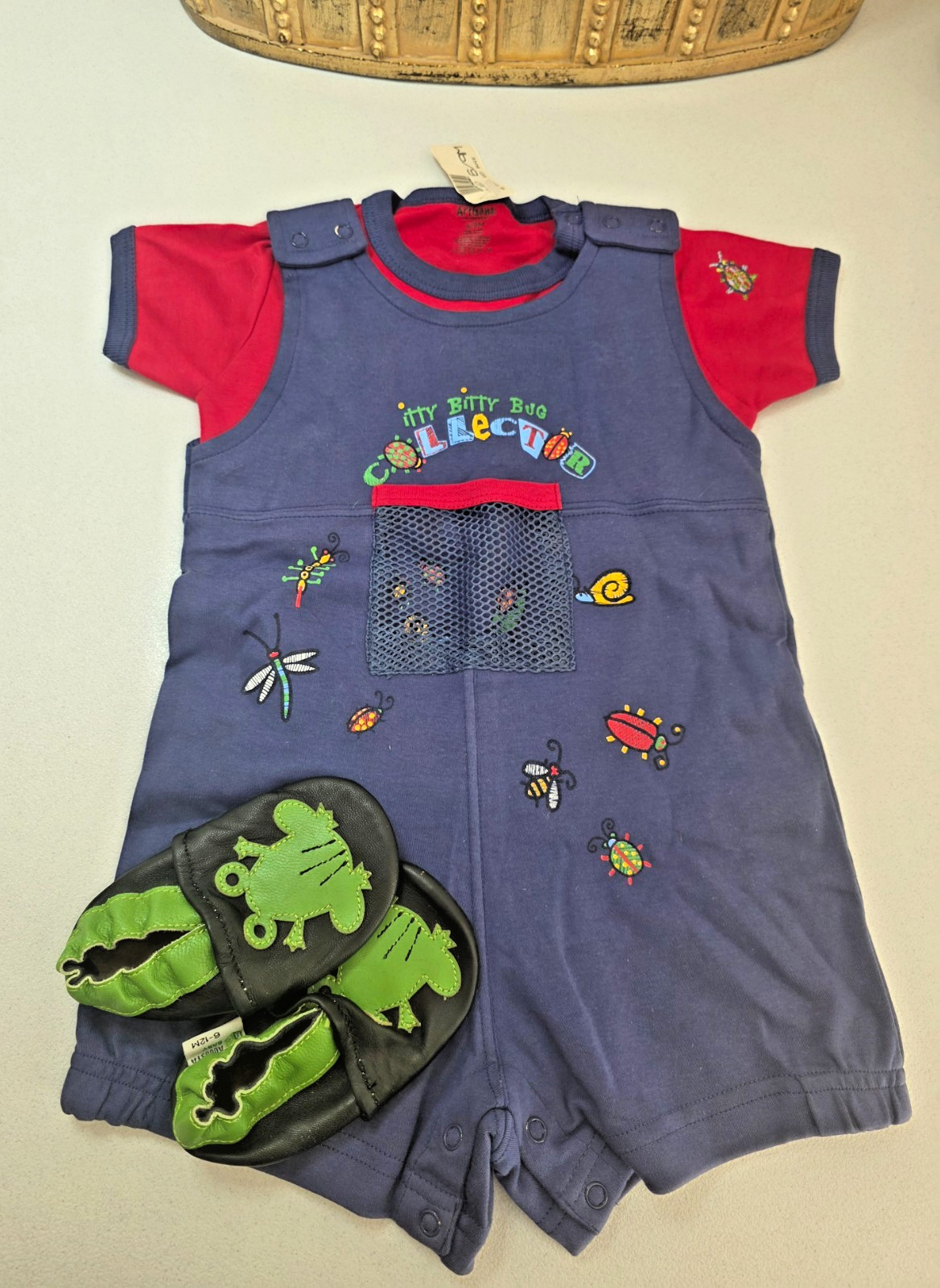 ARTISANS Baby Bug Collector One-Piece Outfit w/ AUGUSTA BABY “Frog” Booties 6-9M