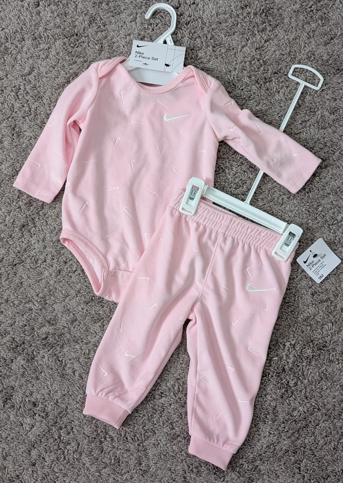 NWT NIKE Girls Size 9 Months Very Soft + Comfy Shirt Joggers Pants 2pc. Outfit