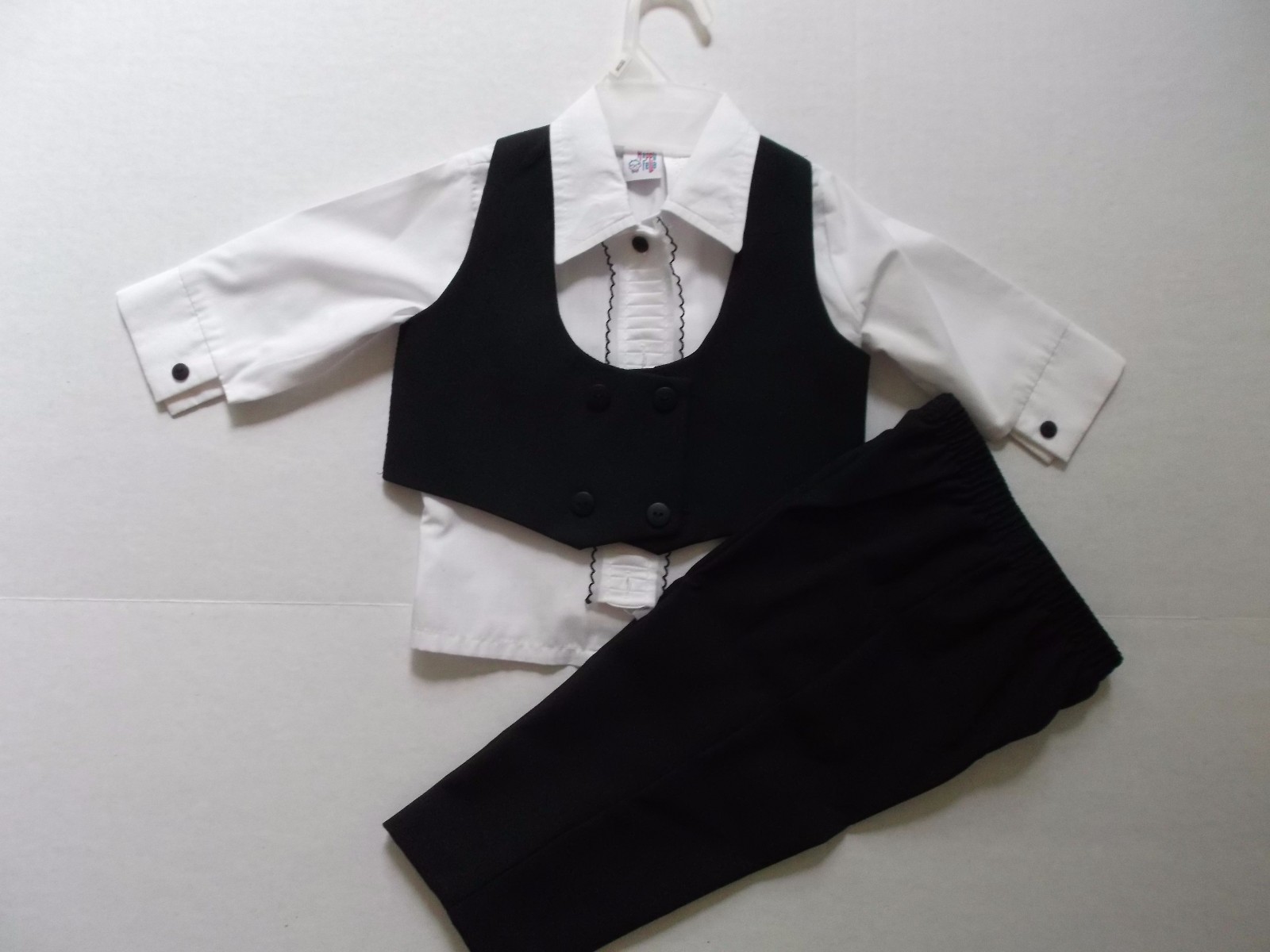 BOY’S HAPPY FELLA SET PANTS, SHIRT AND VEST, SIZE 12 MONTH WHITE/BLACK