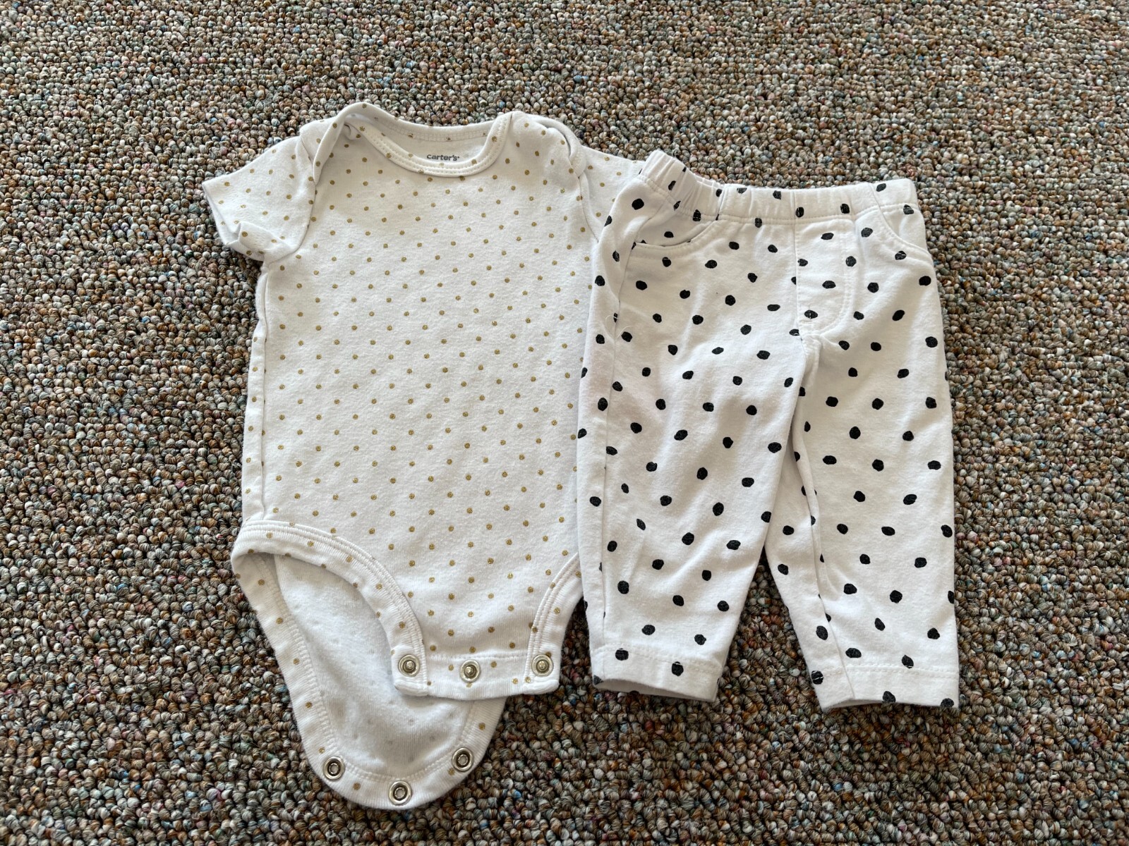 Carter s Girls Gold Glitter Spotted Bodysuit & Black & White Spotted Pants 3M