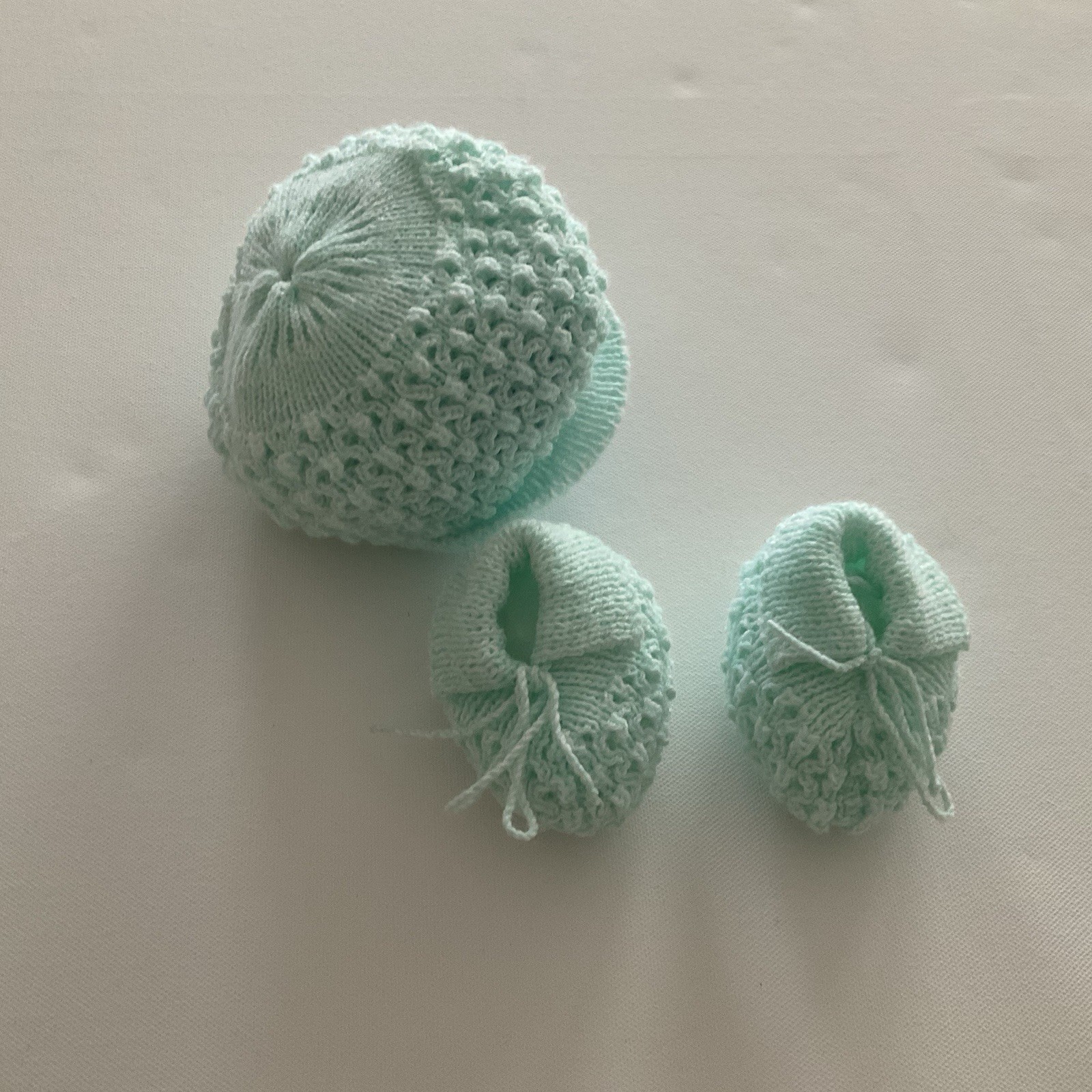Hand Knitted Baby Beanie and Booties Set Size 0-3 Months