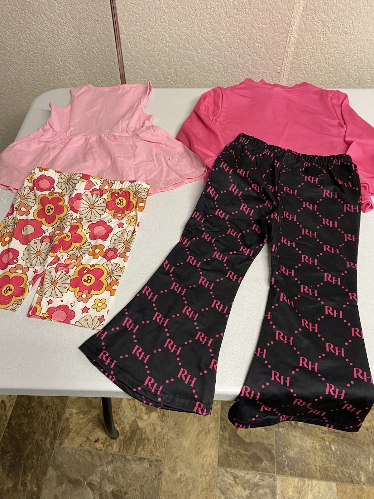 Pat Pat Girl 2 Sets 3-4 Years Hoodie ,Flared Pants And Sleeveless Blouse Shorts