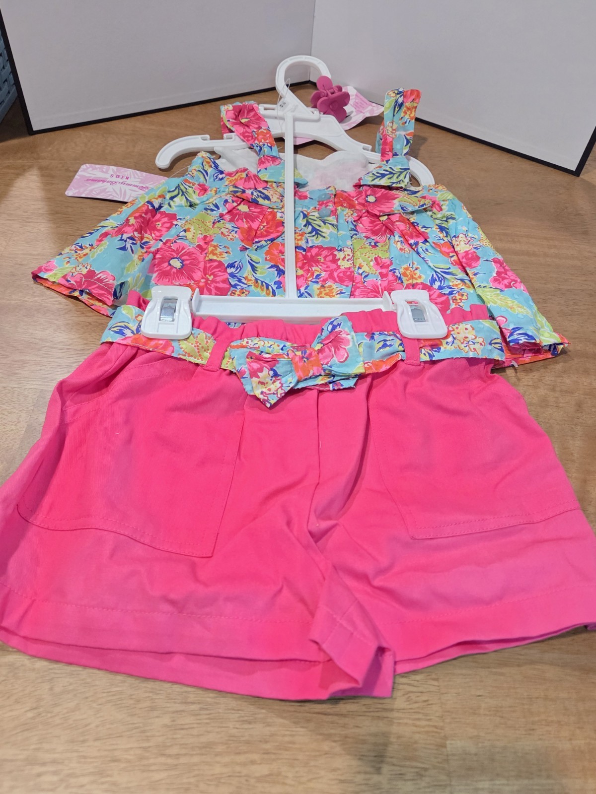 Tommy Bahama Kids 12 Mos 3pc Outfit Floral Top Pink Shorts Bow NWT