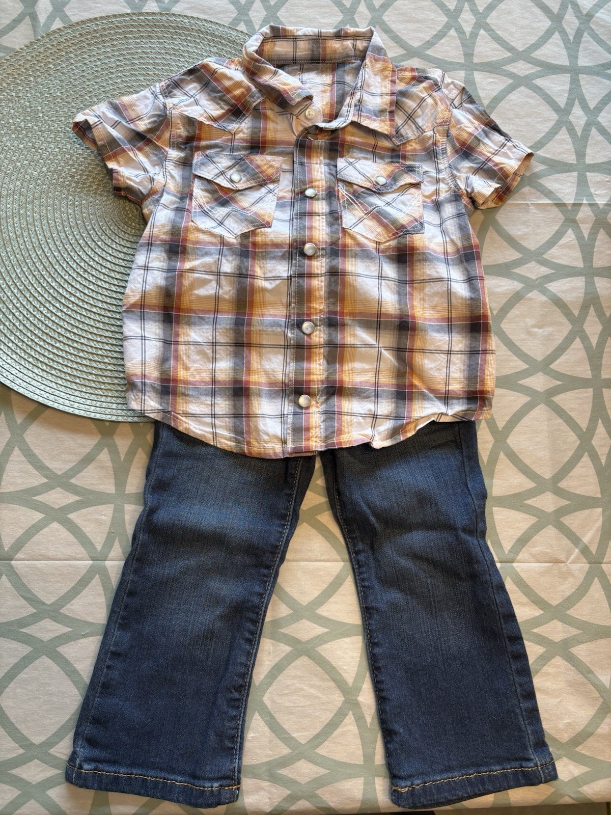 Boys 3T / 24 Months Wrangler Button Down With Jeans Outfit