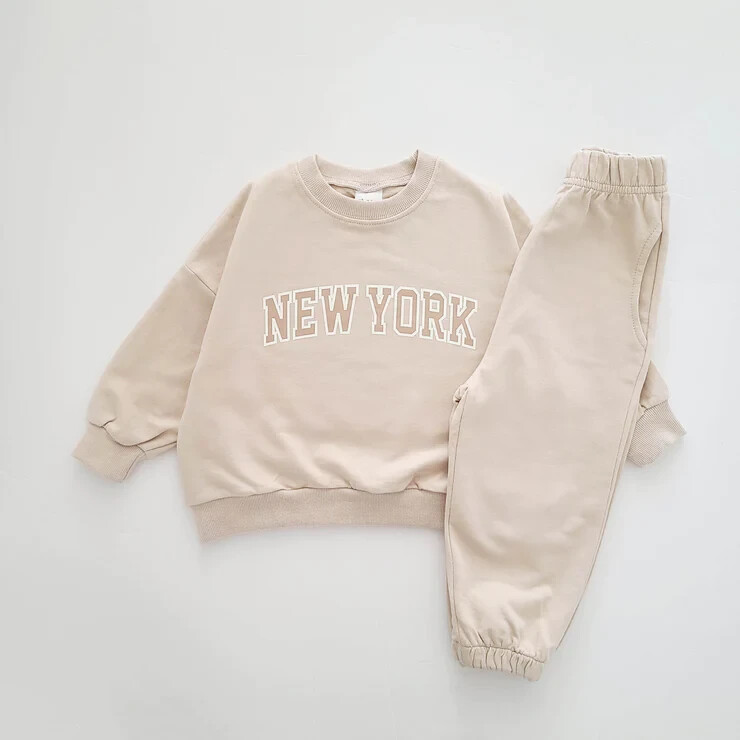 At Noon, Kids New York Sweatshirt & Jogger Pants Set, Size Small (2-3 years)