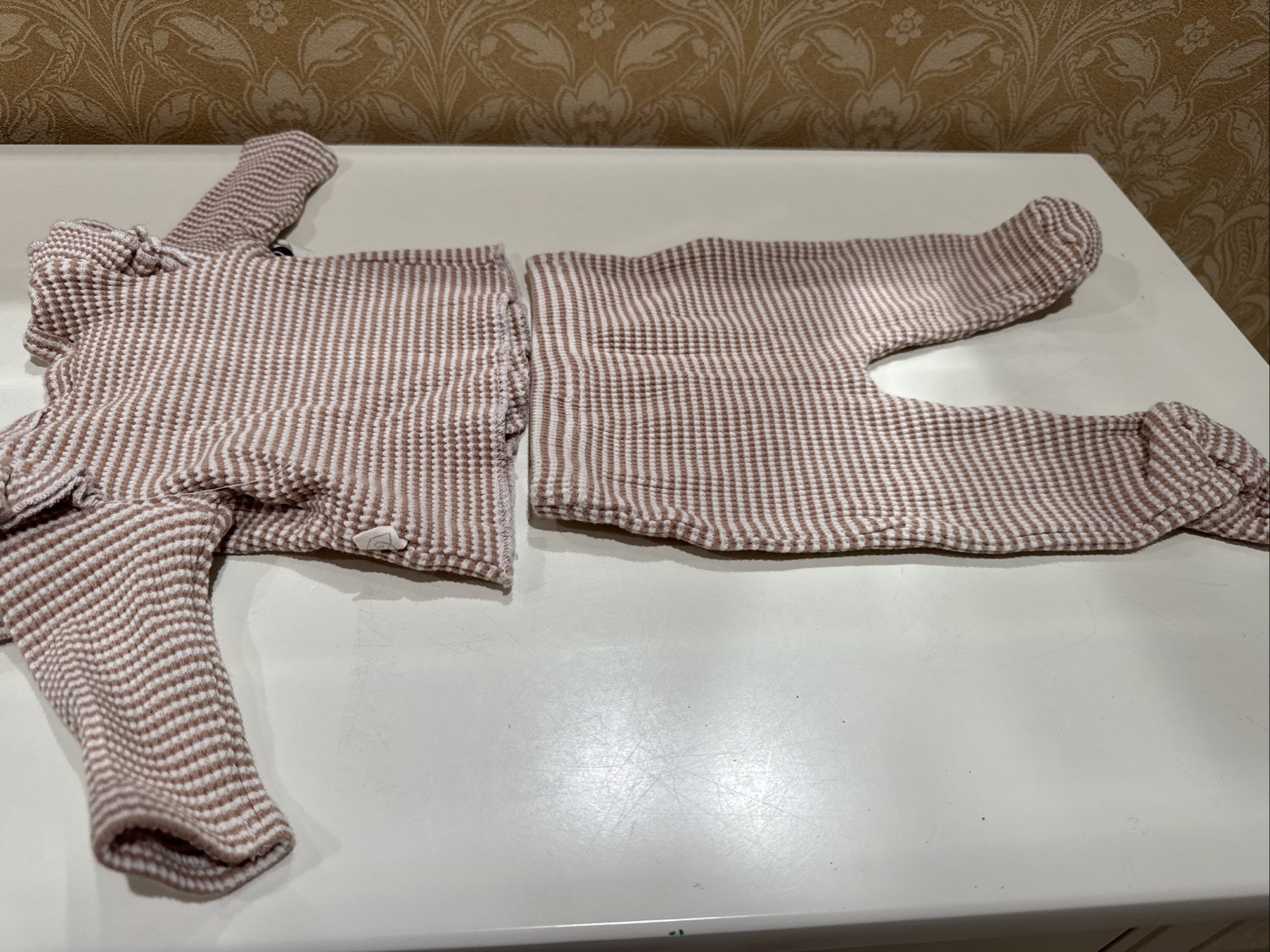 SNUG Baby Girl Size 0-3 Months Two Piece Beige & White Striped Waffle Set