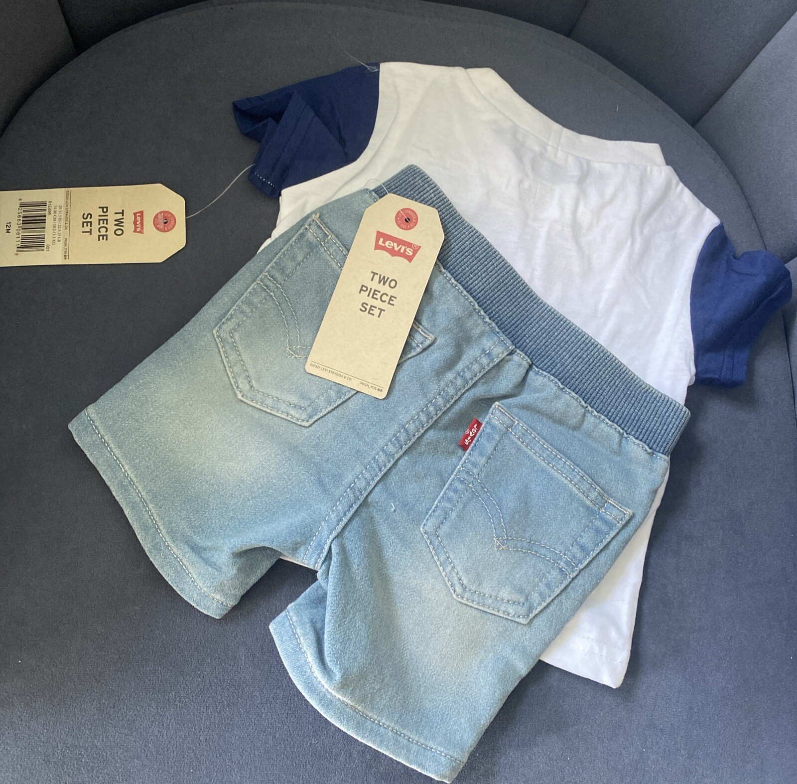 LEVI’S – BOY T-SHIRT & COMFY DENIM FABRIC SHORTS 2 PIECE SET SIZE 12 MONTHS