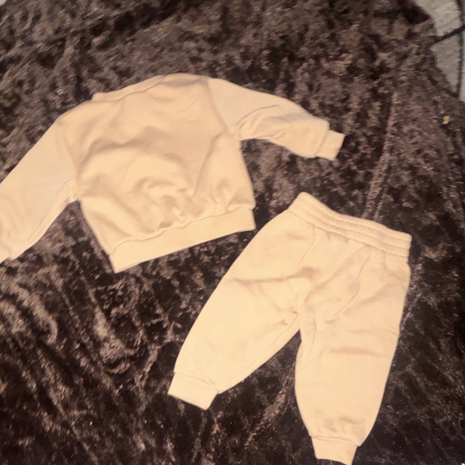 Nike 2 Piece Beige Sweatshirt Pants Set Unisex Baby Toddler 18M