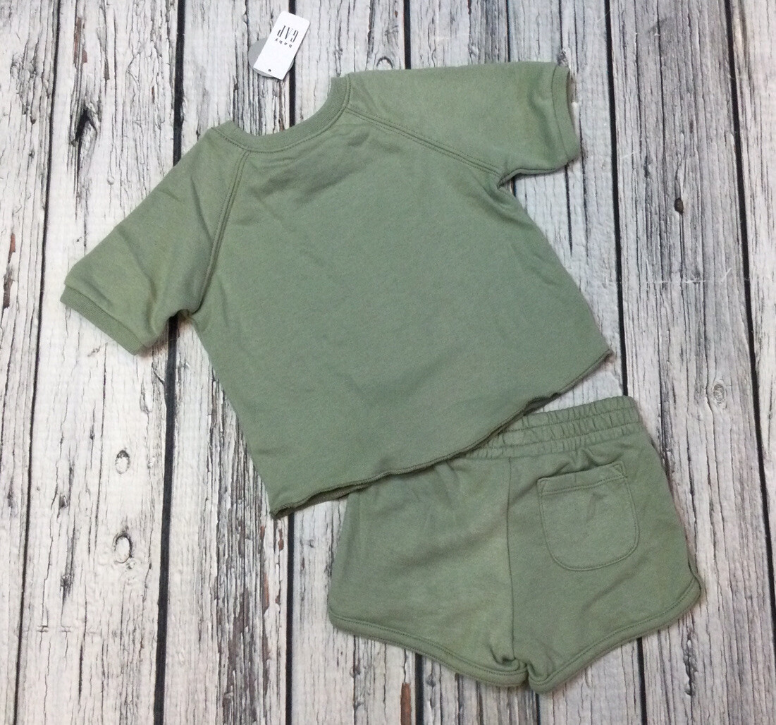 Baby Gap Boys 12-18 Months Baby Yoda Star Wars Green Shorts Outfit. NWT