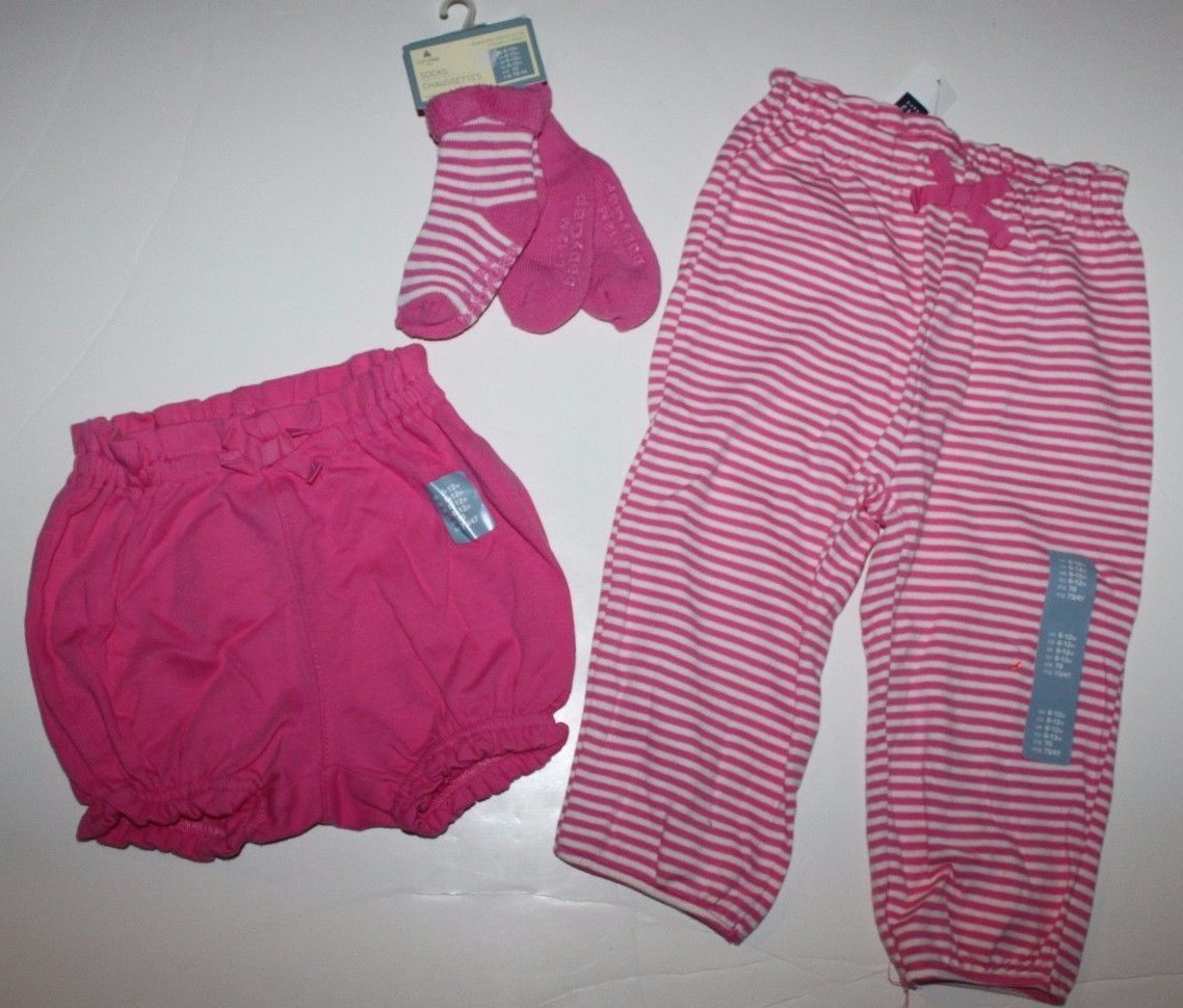 baby Gap NWT Girl 6 12 Mo. 3 Pc. Soft Knit Lot Bubble Shorts Pants 2 Pr. Socks