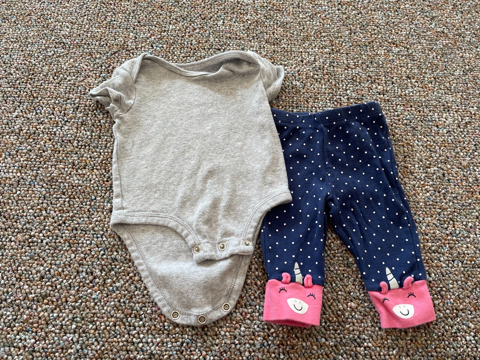 Carter’s Girls Gray Bodysuit & Blue Spotted Unicorn Pants 3M
