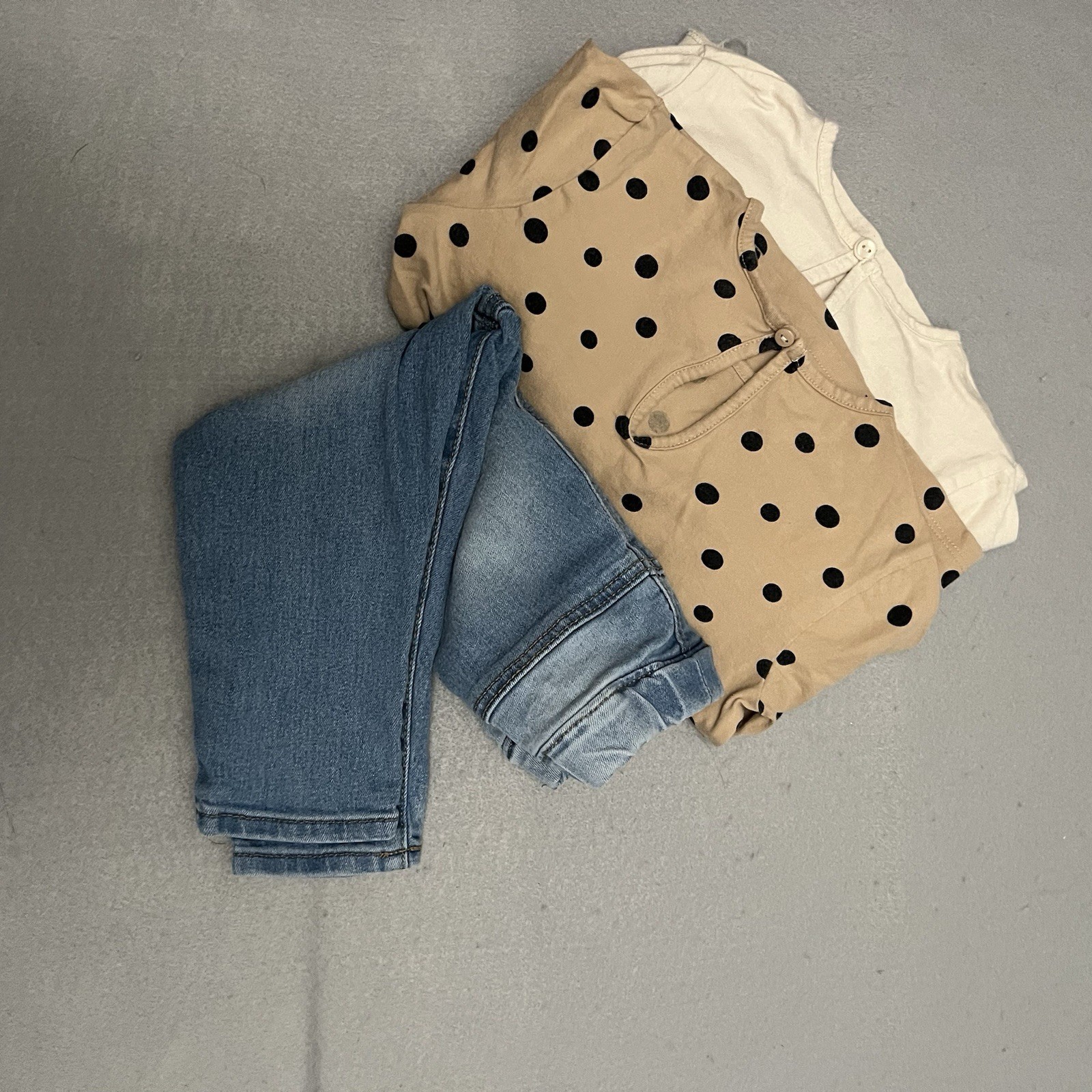 H&M Toddler Girl 3Pc Outfit Bundle 18M 2T Polka Dot Tops Jeans Neutral