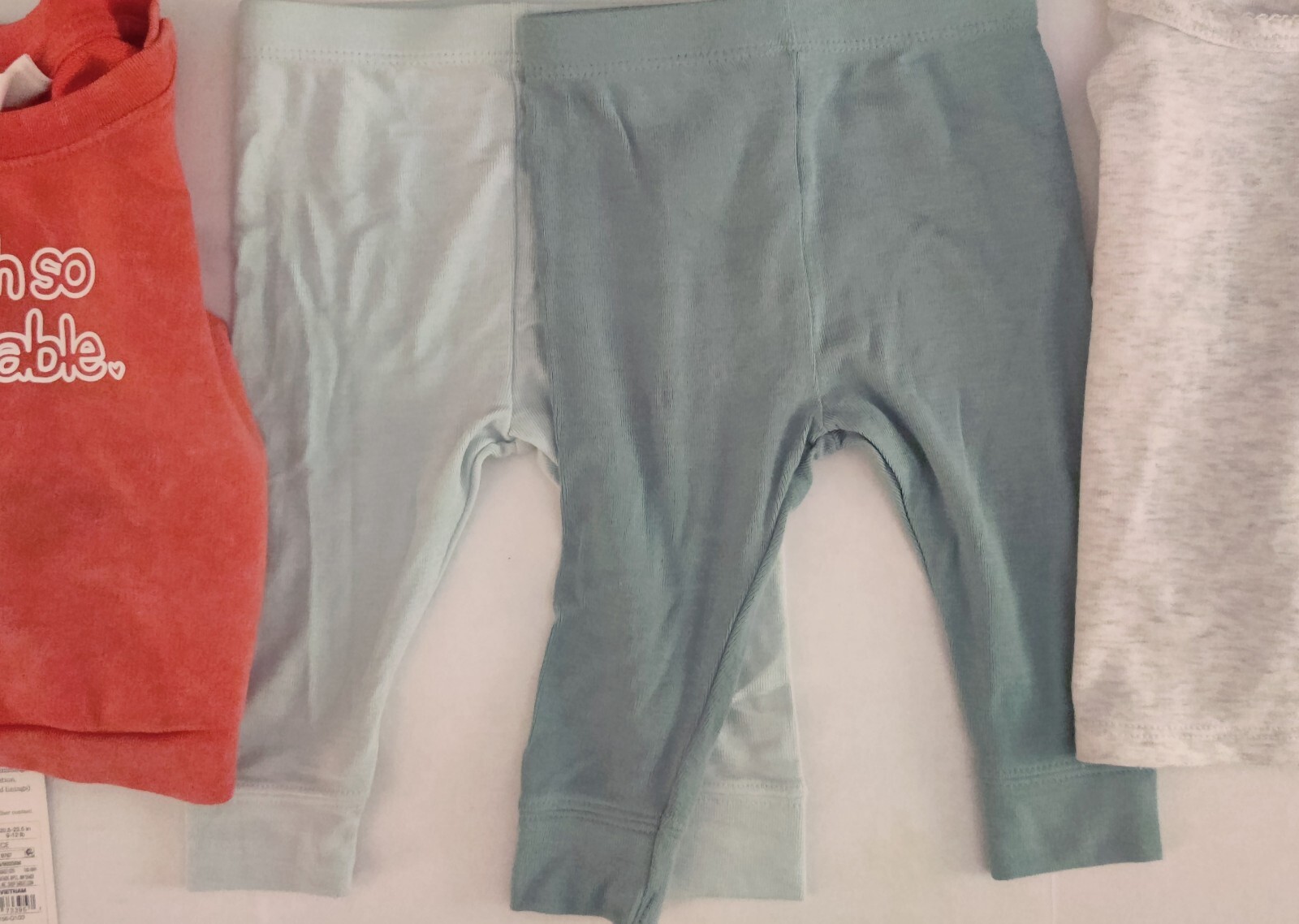 4 Piece Assorted Size 3 Months 2 Pullover Tops And 2 Pullup Bottoms