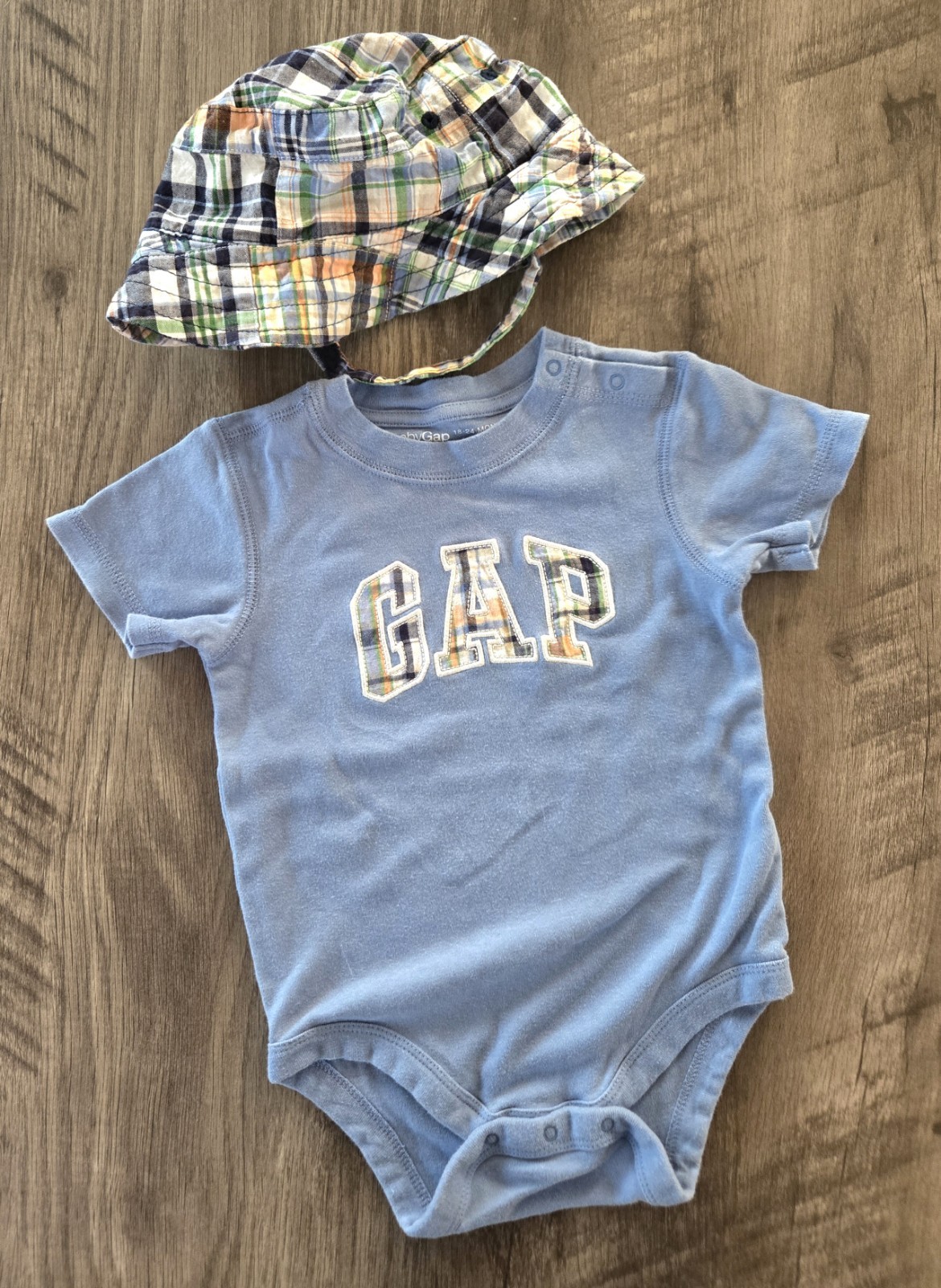 Baby Gap Boy’s Blue And Plaid Bodysuit And Bucket Hat Size 18-24 Months