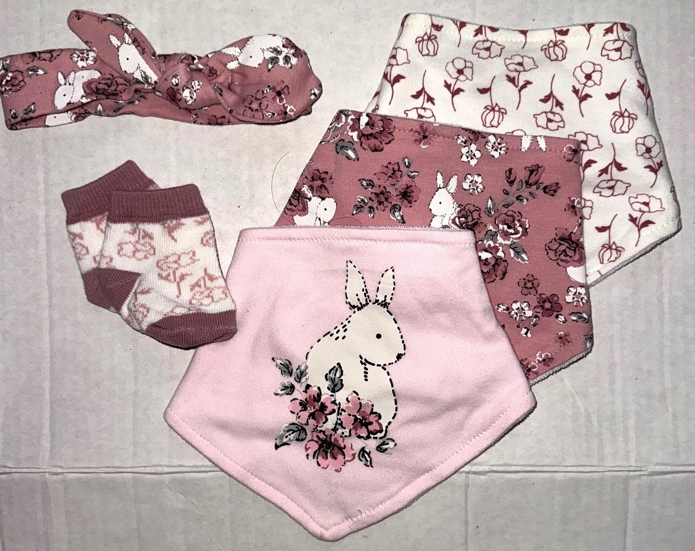KYLE and DEENA 5 piece set pink/rose FLORAL BUNNY motif size 0-12 months