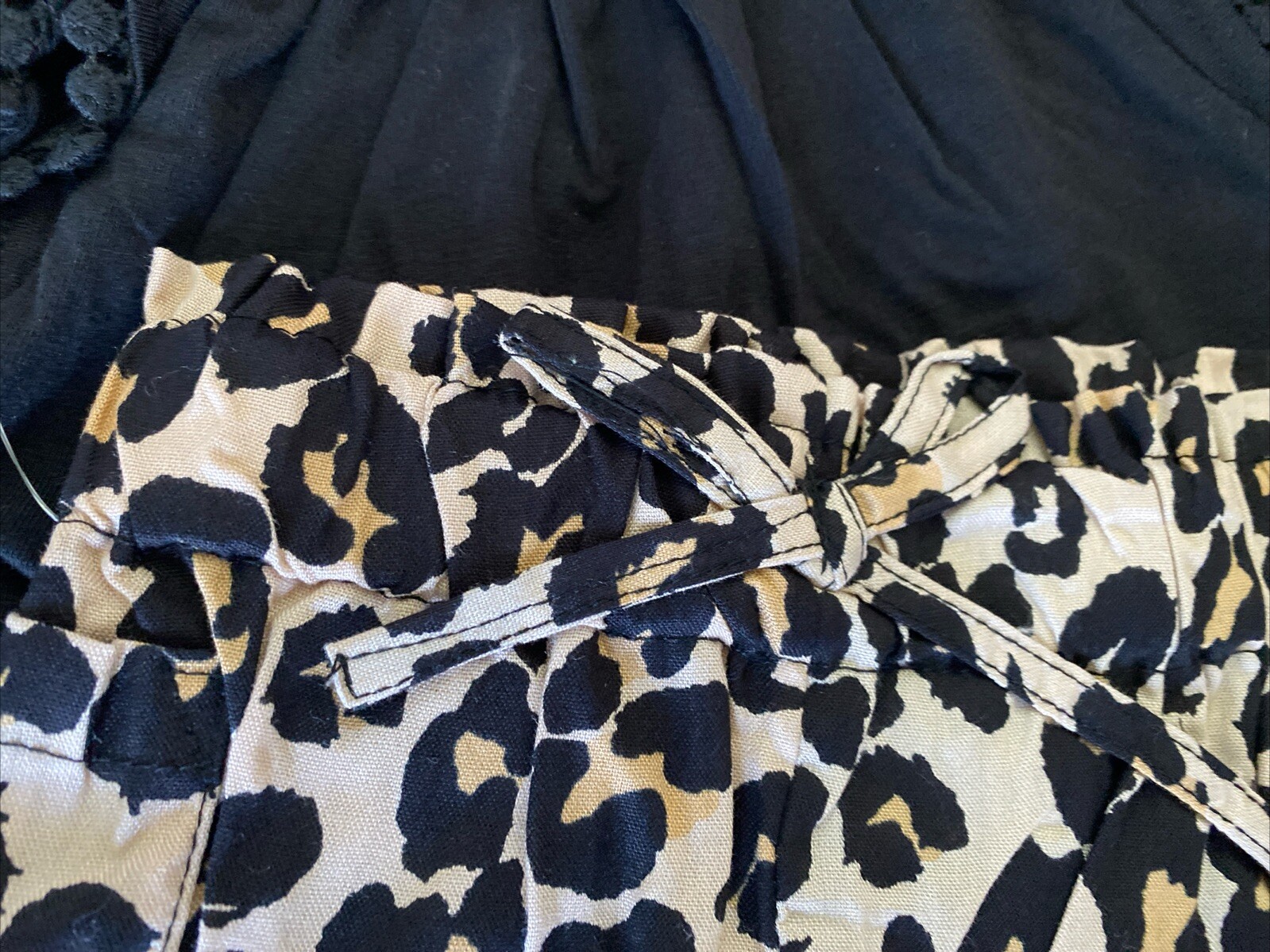 BABY GIRL CHEETAH PRINT SHORT SET WITH FLUTTER SLEEVE CROCHET TRIM TOP 3-6 MONTH