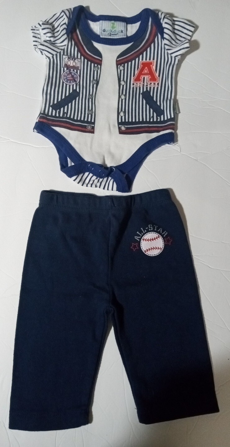 Baby Boy 0-3 MonLot Of 14 Pcs Of Outfits. 4 Pants 8 Rompers, 1 PC Suit/ Hoodie.