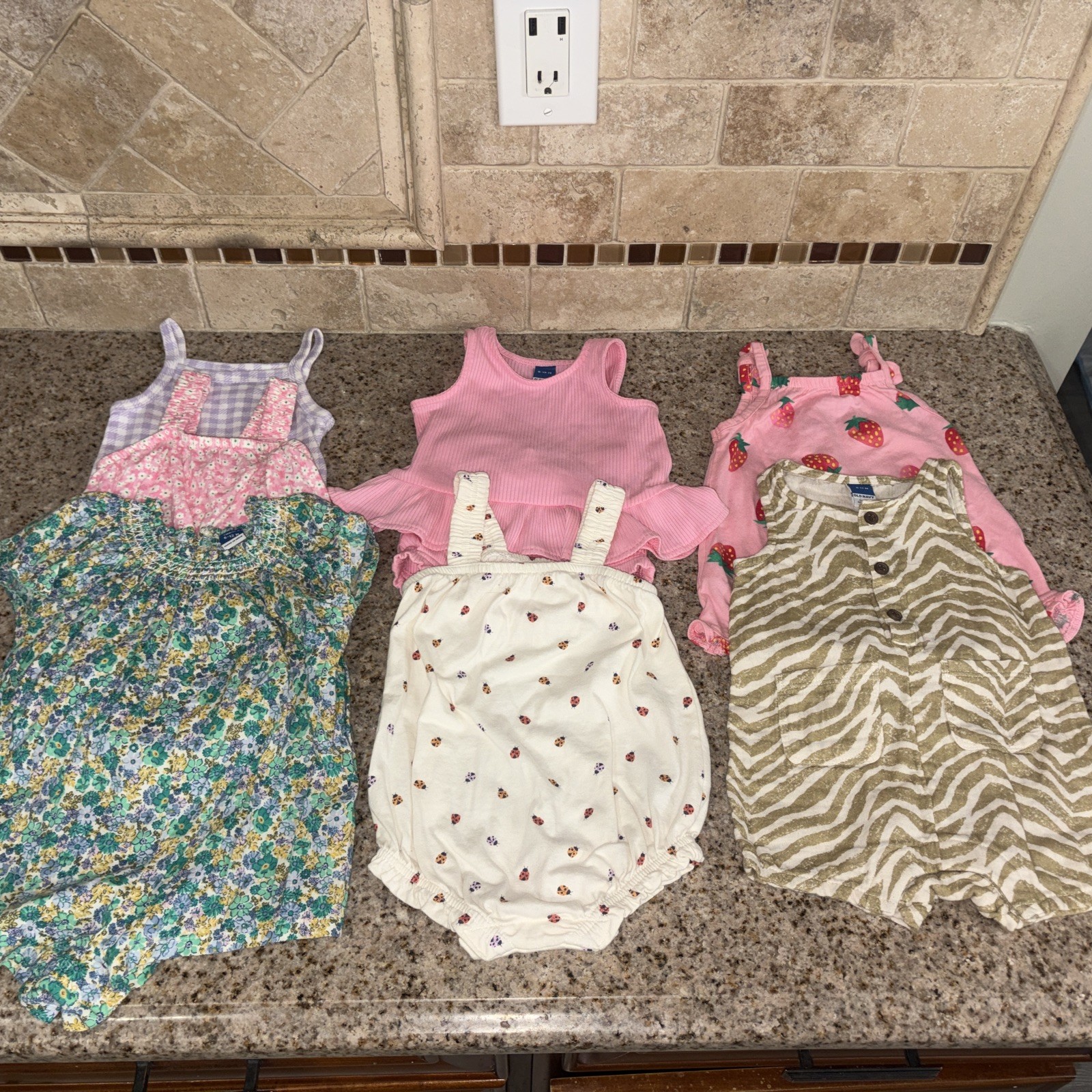 Lot Of Old Navy Baby Girl Clothes rompers + SIZE 6-12 MONTHS VG CONDITION #173