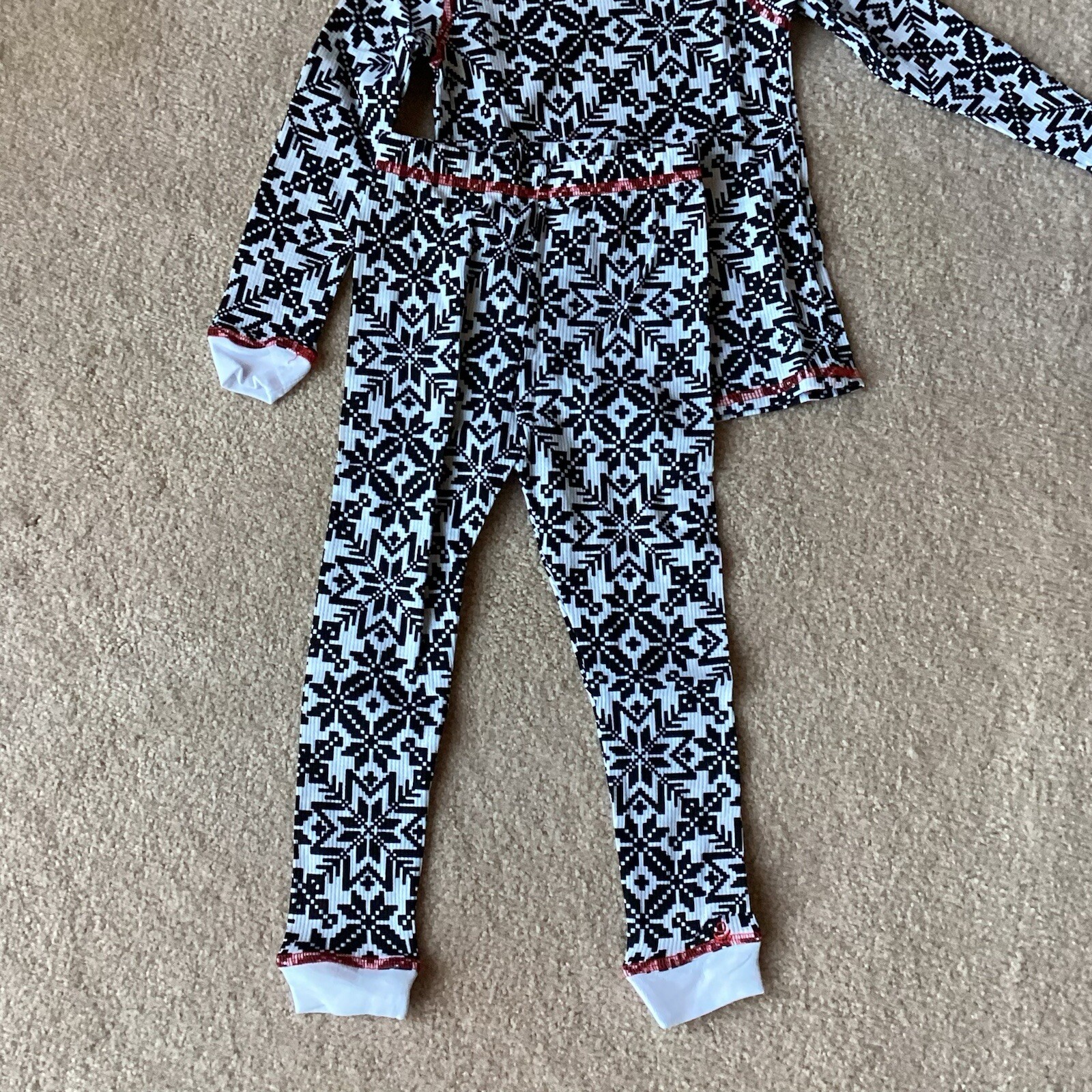 NWT CUDDLDUDS 4 T THERMAL 2 PIECE SET, LONG SLEEVE CREW AND LEGGING, WARMLAYER