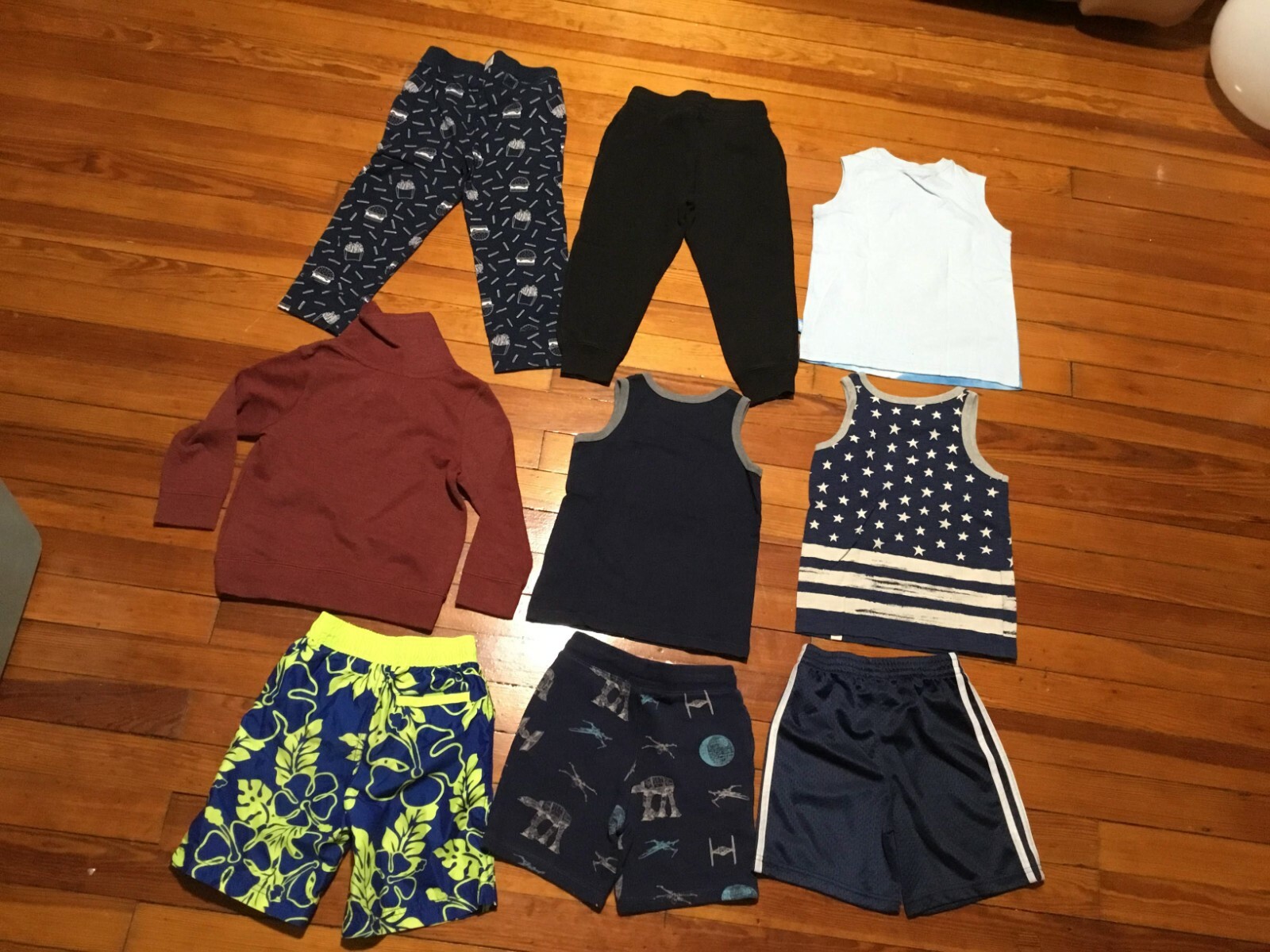 Lot of 9 Sz 3-5Y: 1pcs Sweater, 3pcs T-Shirts, 3psc Shorts, 2pcs Pants