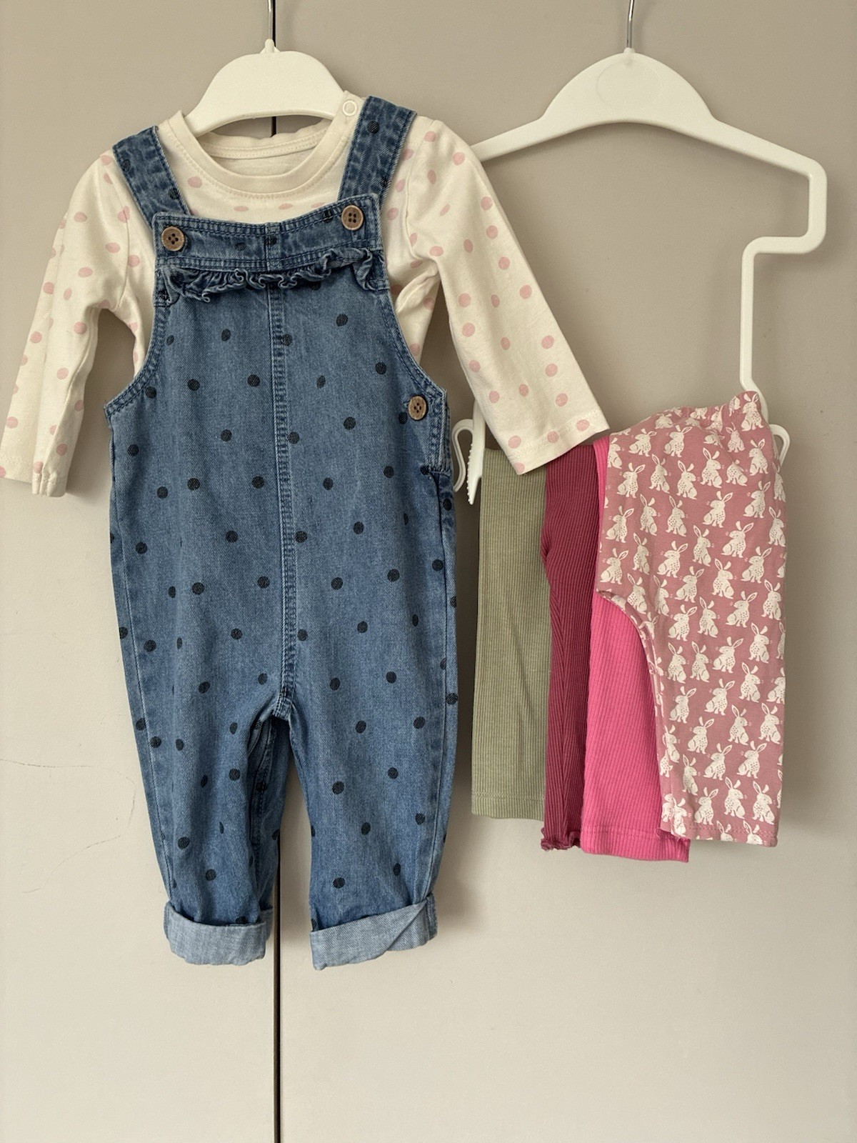 Baby Girl Outfit Bundle Age 3-6 months Spot Dungarees, Leggings X4 Spotted Top