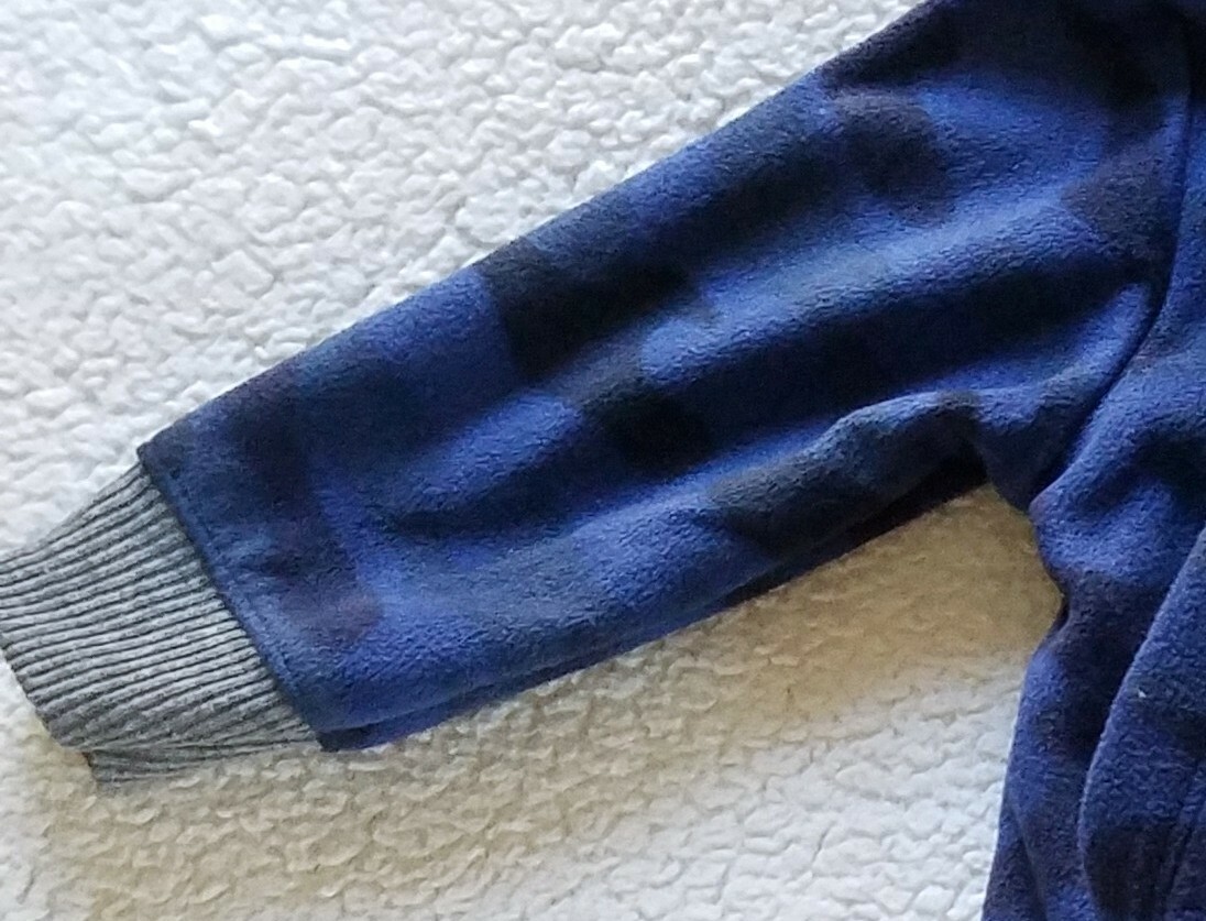 Carters ~ Boy’s 1 Pc Hooded Fleece Outfit ~ 6 Mo~ Blue Camouflaged.