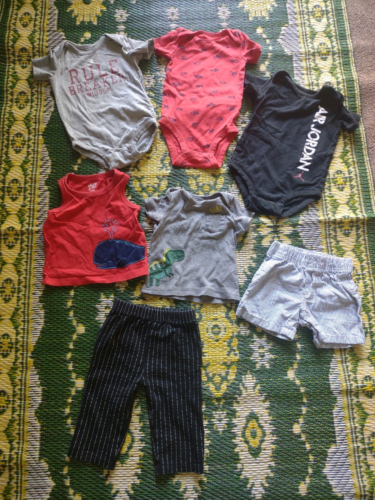 Bundle Of 3baby Bodysuit 1sleeveless And Sleeve In Shirt 2pants Long And Short