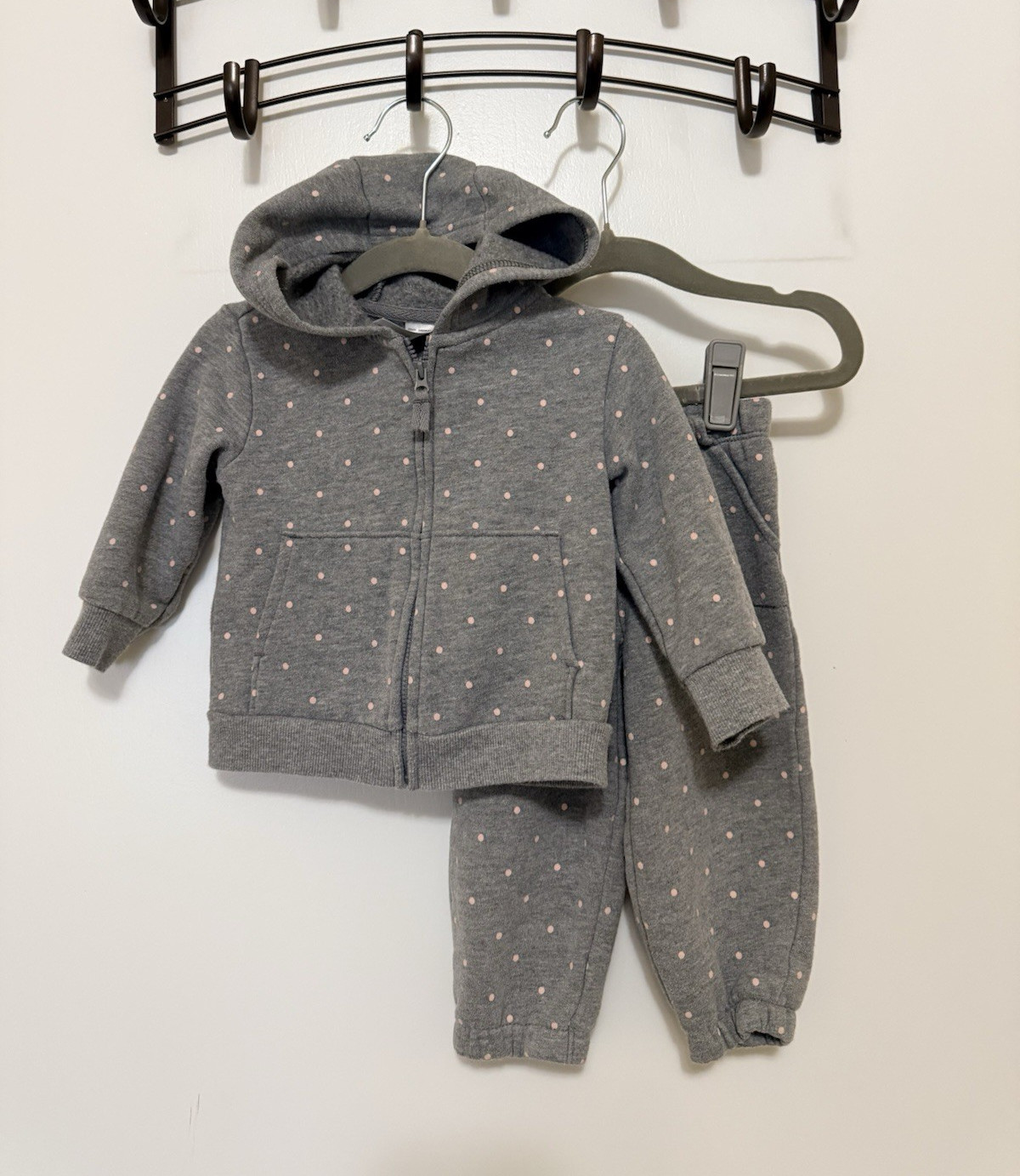 NEW – Carter’s 2pc Fleece Zip Hoodie & Pants Set 12M Gray Pink Polka Dot