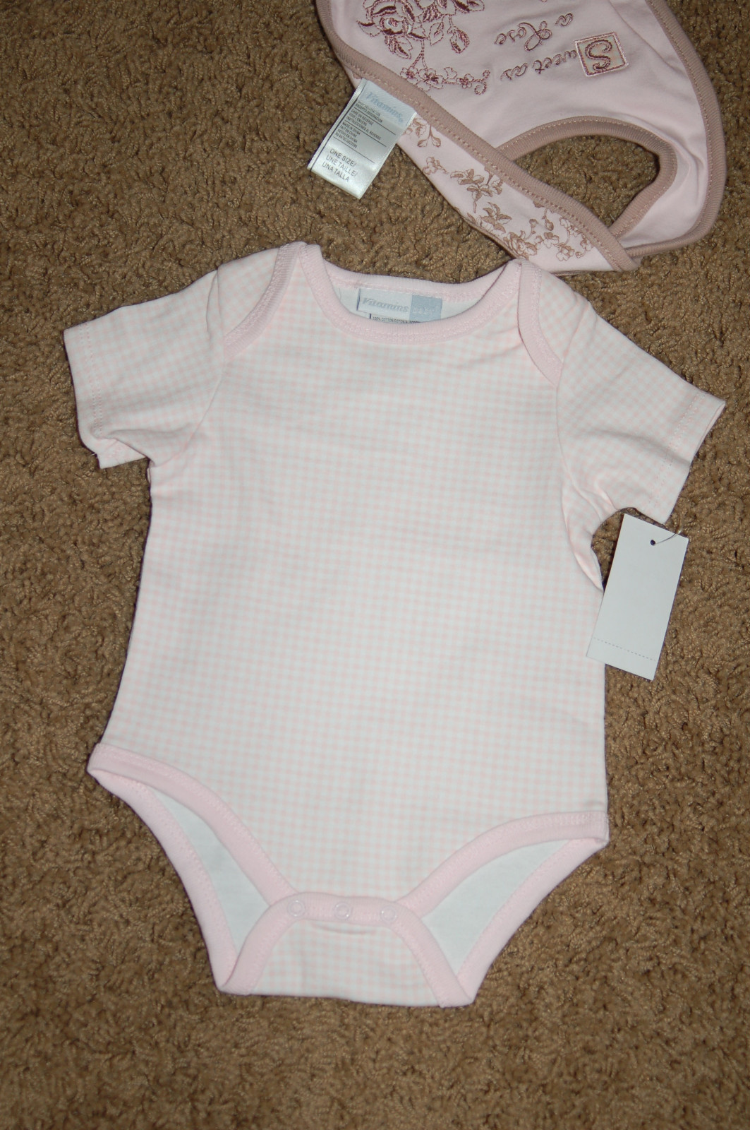 NWT Vitamins Baby Girl Sweet as a Rose 3 piece Set 3M 6M 9M Really nice LQQK FS