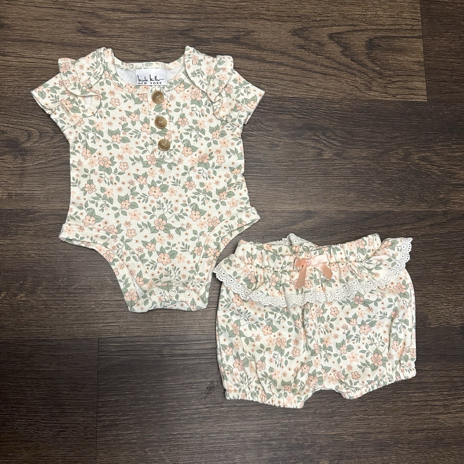 NWOT Nicole Miller Bodysuit Shorts Outfit Set 0-3 Month Floral Ruffle Baby Girl