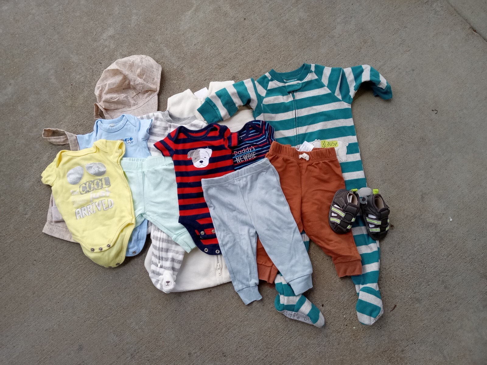 Lot of 14 Unisex Size Newborn to 12 Months Baby Clothes