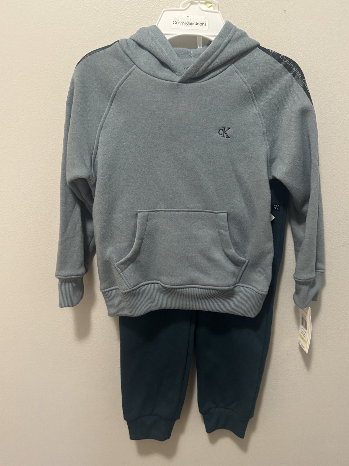 NWT Calvin Klein Jeans Kids 2-Piece Hoodie & Jogger Pants Set Size 4 Blue Gray
