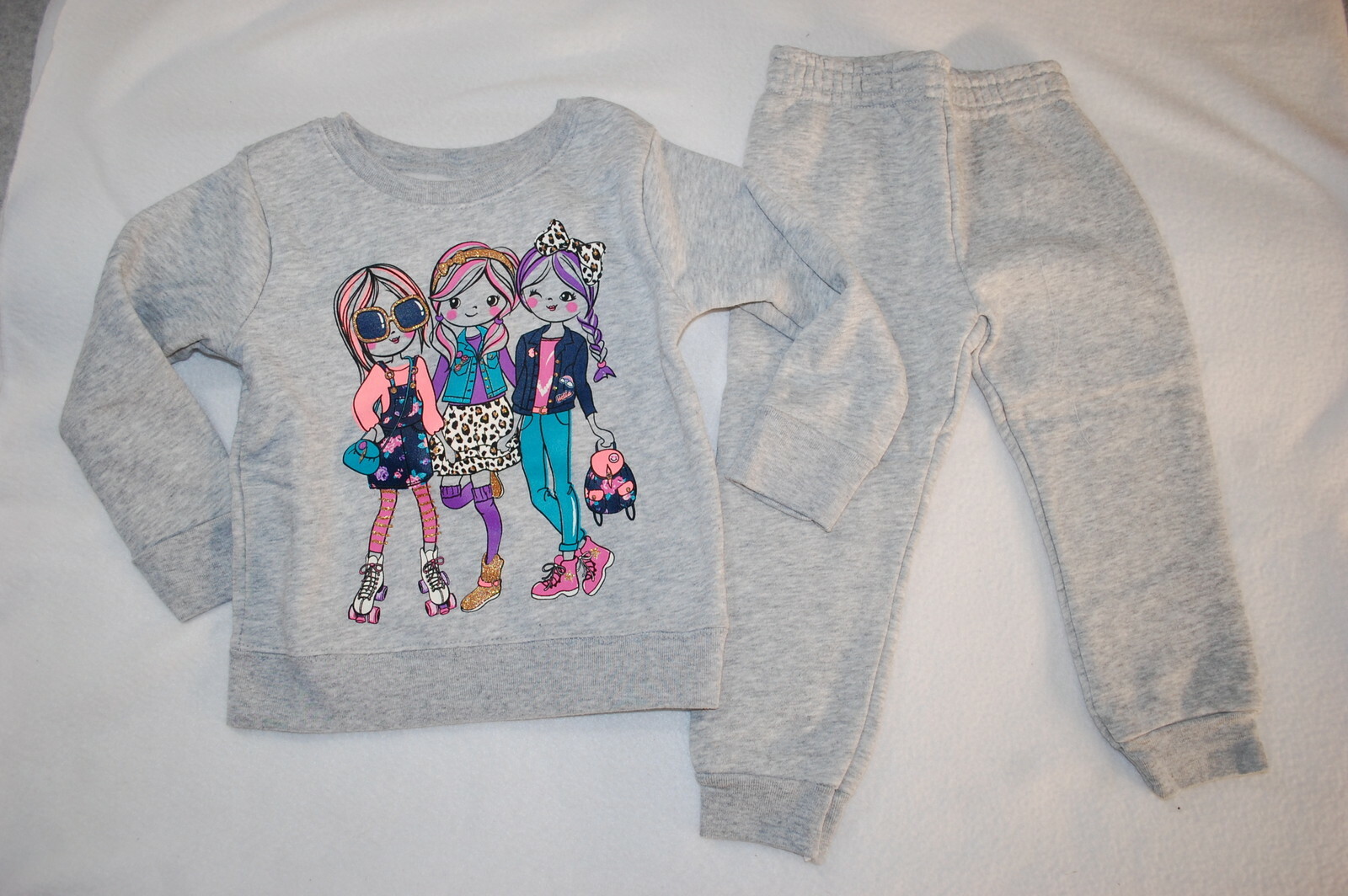 Toddler Girls GRAY SWEATSHIRT Sweatpants FASHIONISTAS Rollerskate Bow Glitter 2T