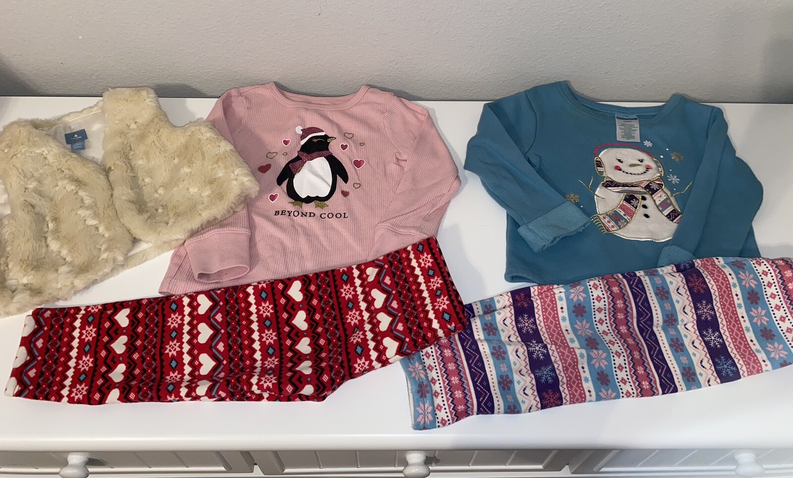 girl Clothes Lot Of 33 Pcs size 3 all seasons