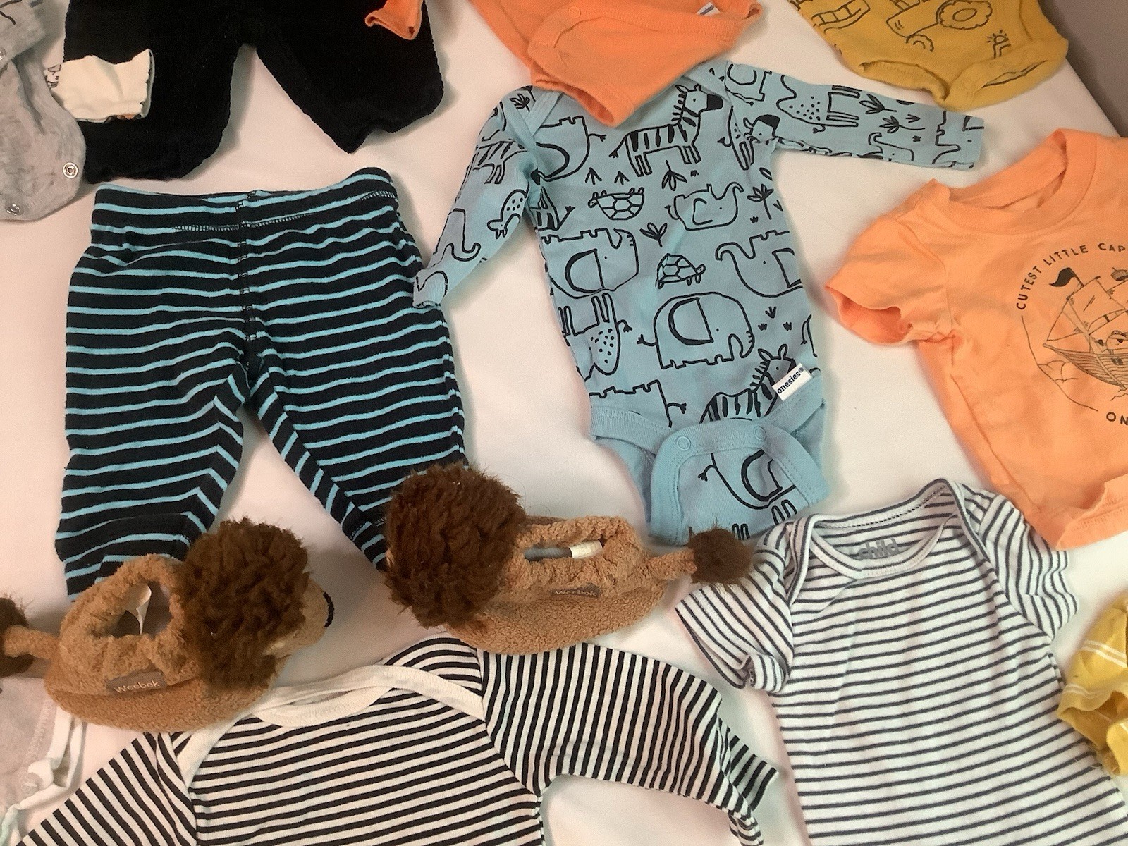 Baby Clothes New Born Boys Mixed Lot Gerber Onsies 6 Hats Lion Webok By Reebok