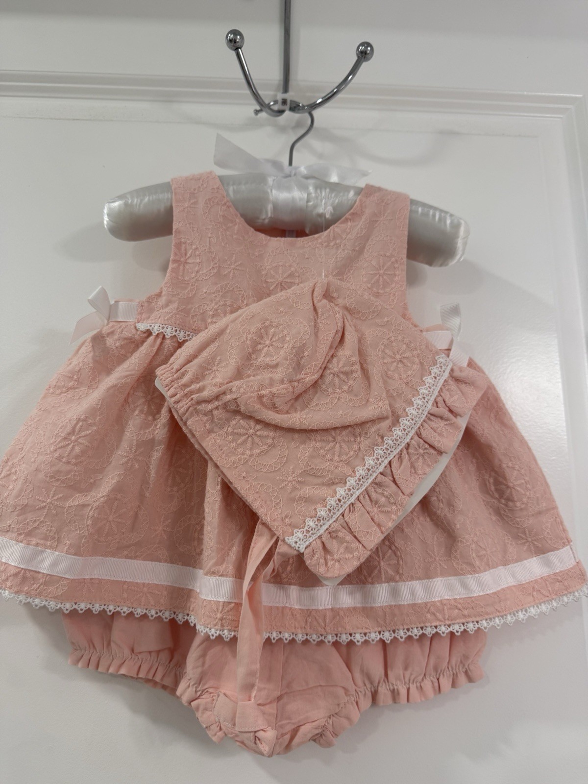 Cupcakes and Cashmere Pink Lace Floral Dress Bloomers Hat Set Girls 6-9