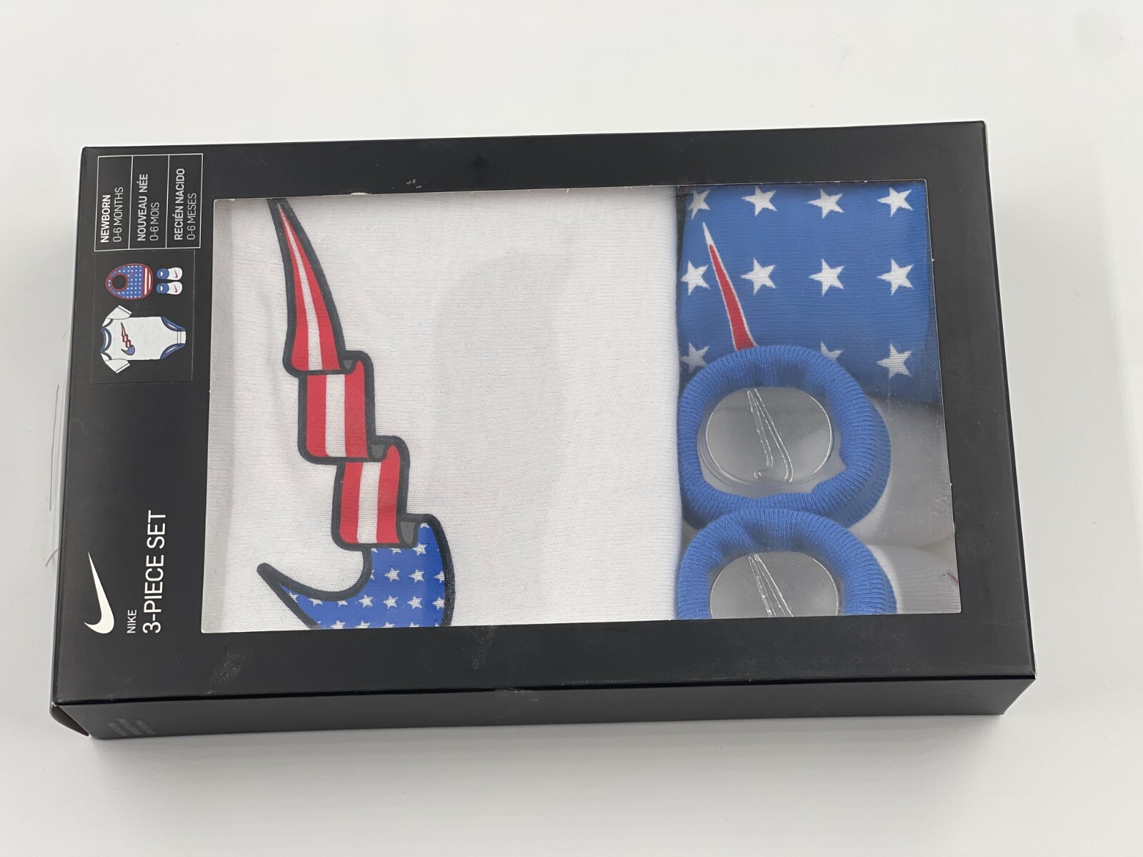 Nike 3 Piece Set Beanie Socks USA Flag White/Red Newborn 0-6 Months