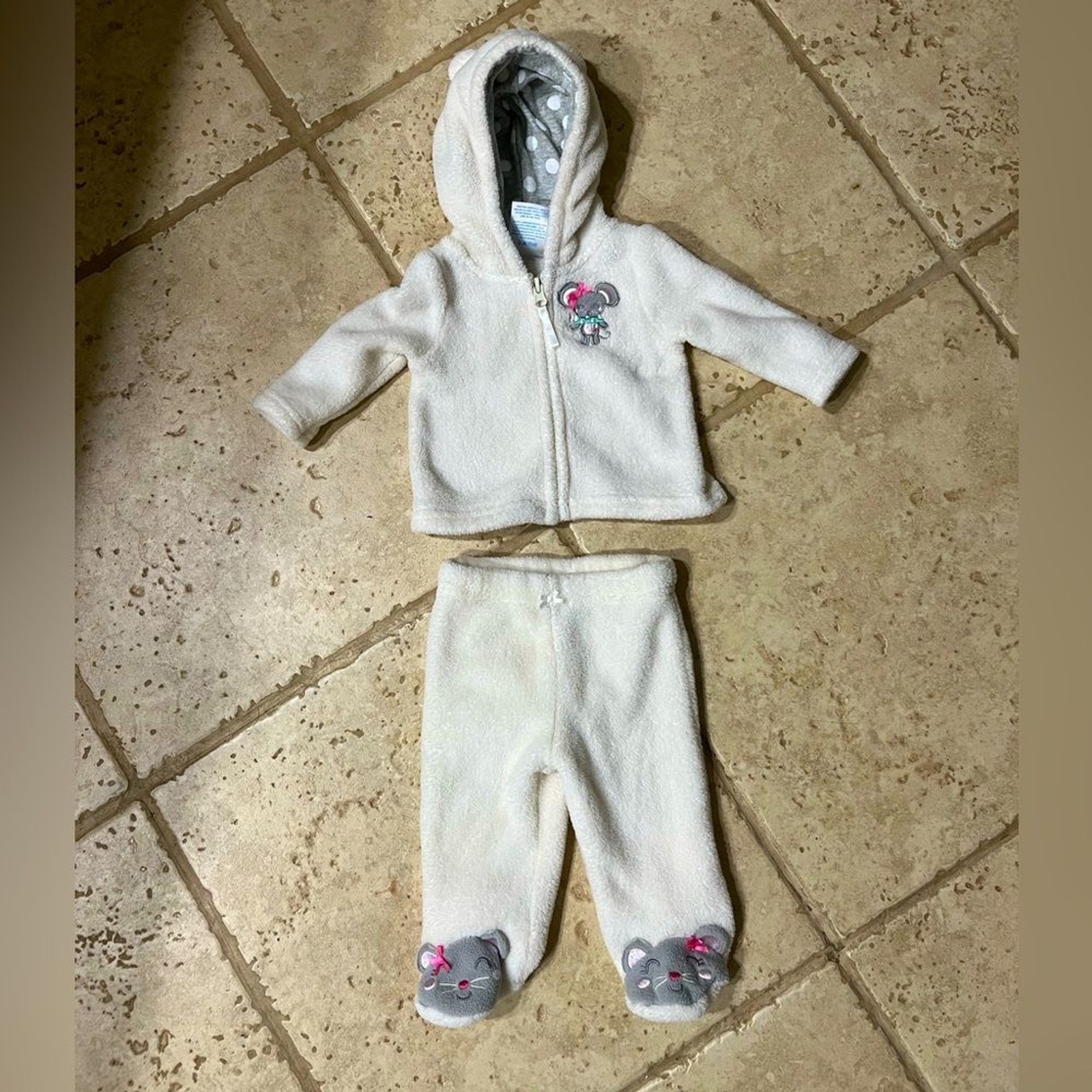 Small wonders 2 piece fleece hoodie and pants set, size 0-3 months
