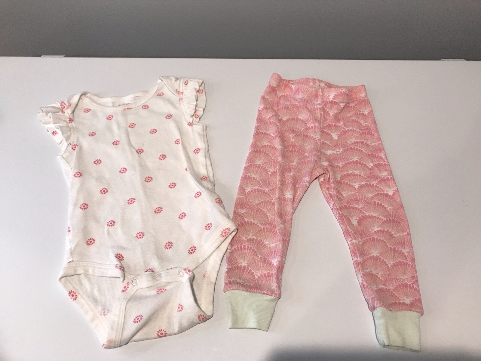 Little Star Organic One-piece & Nicole Miller Leggings Pink/White Size 18 M