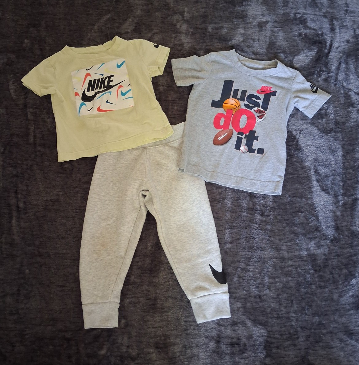 3pc Bundle/Lot Nike T-Shirts & Jogger Pants Boys 2T