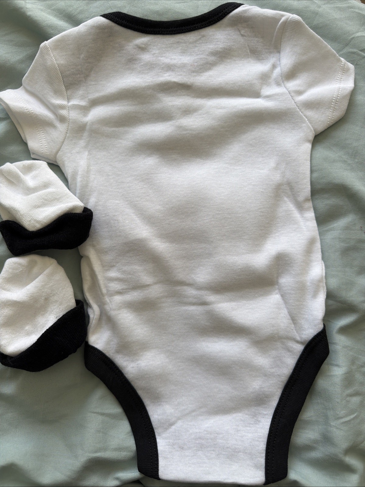 Nike Black & White Infant Baby Set Bodysuit, Booties, Size 0-6 Months