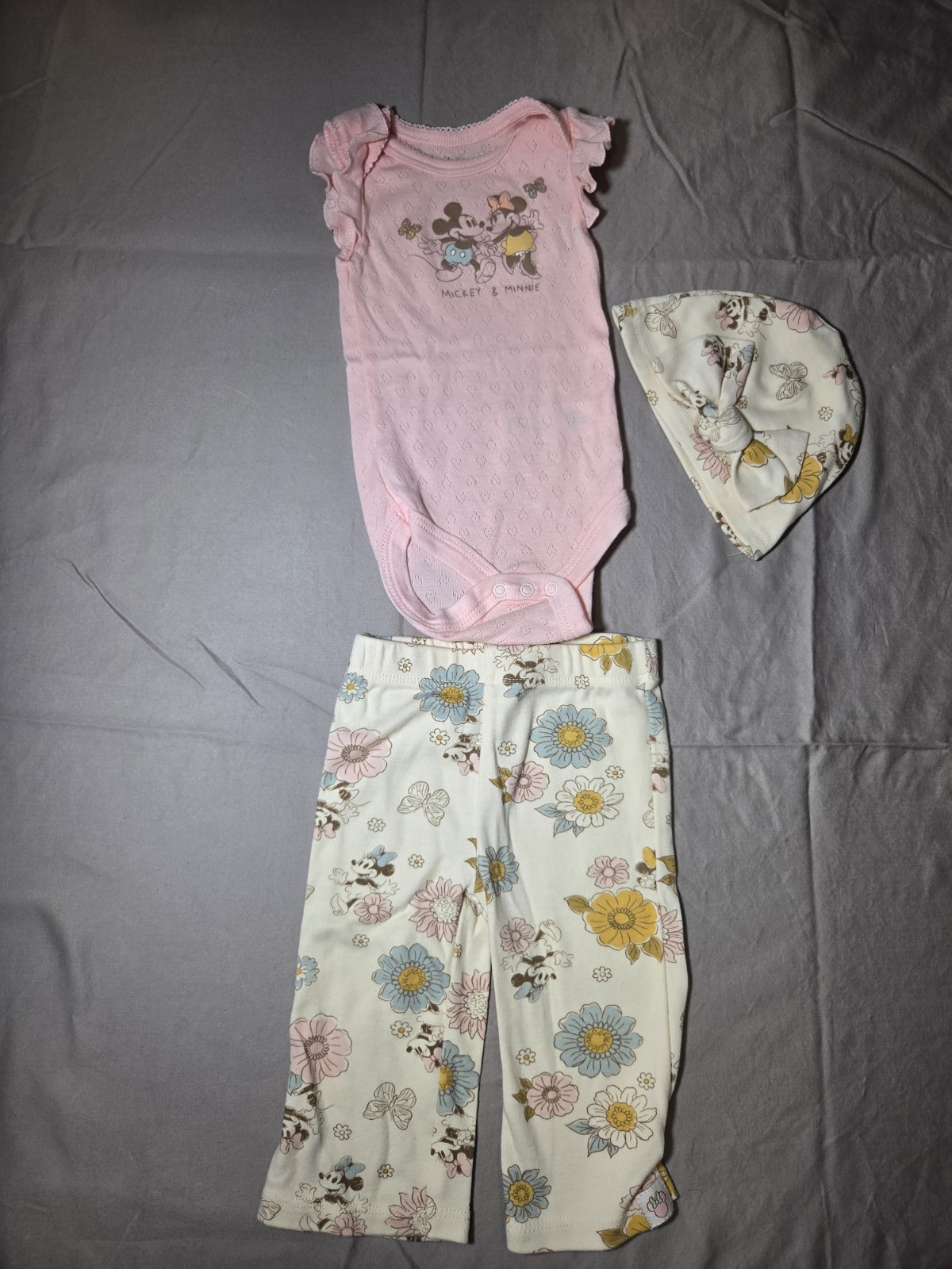Disney Baby White and Pink Minnie & Mickey Set with Hat Girls Size 6 – 9 Months