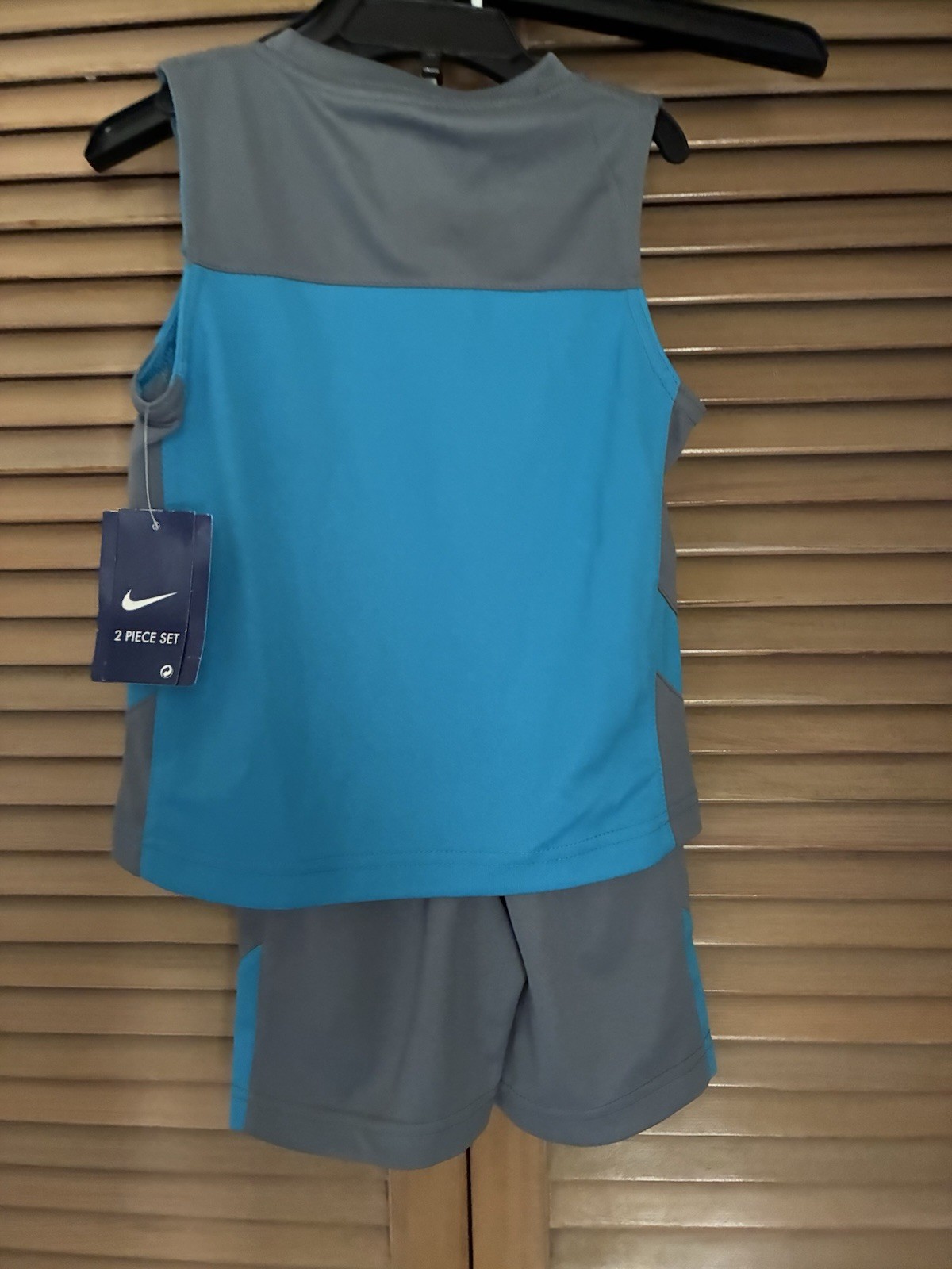NWT-NIKE BOY’S 2 PIECE ZIP JUST DO IT SHORT SET~COOL GREY/MULTI ~SIZE 3T