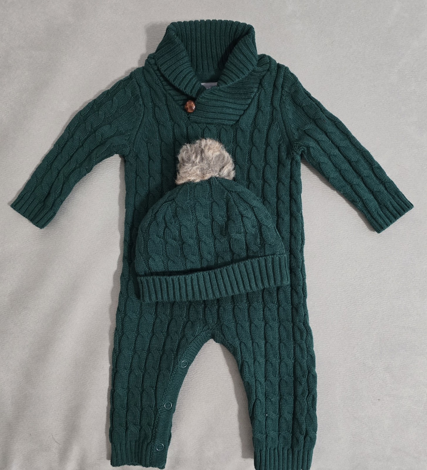 Tahari 2-Piece Cable Knit Green Jumpsuit & Hat Set 0-3M 60% Cotton 40% Acrylic
