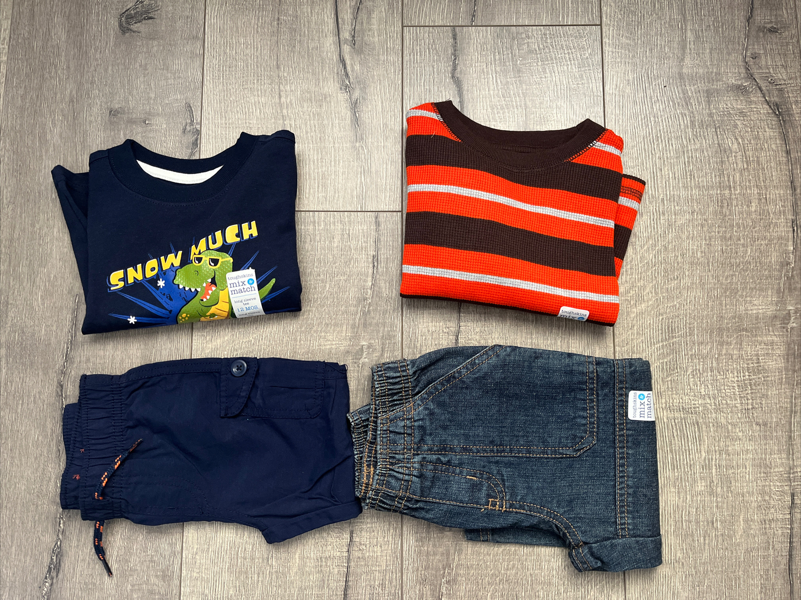 Toughskins Baby Boy 2 outfits, 4 pieces Lot Size 12 M New Condition