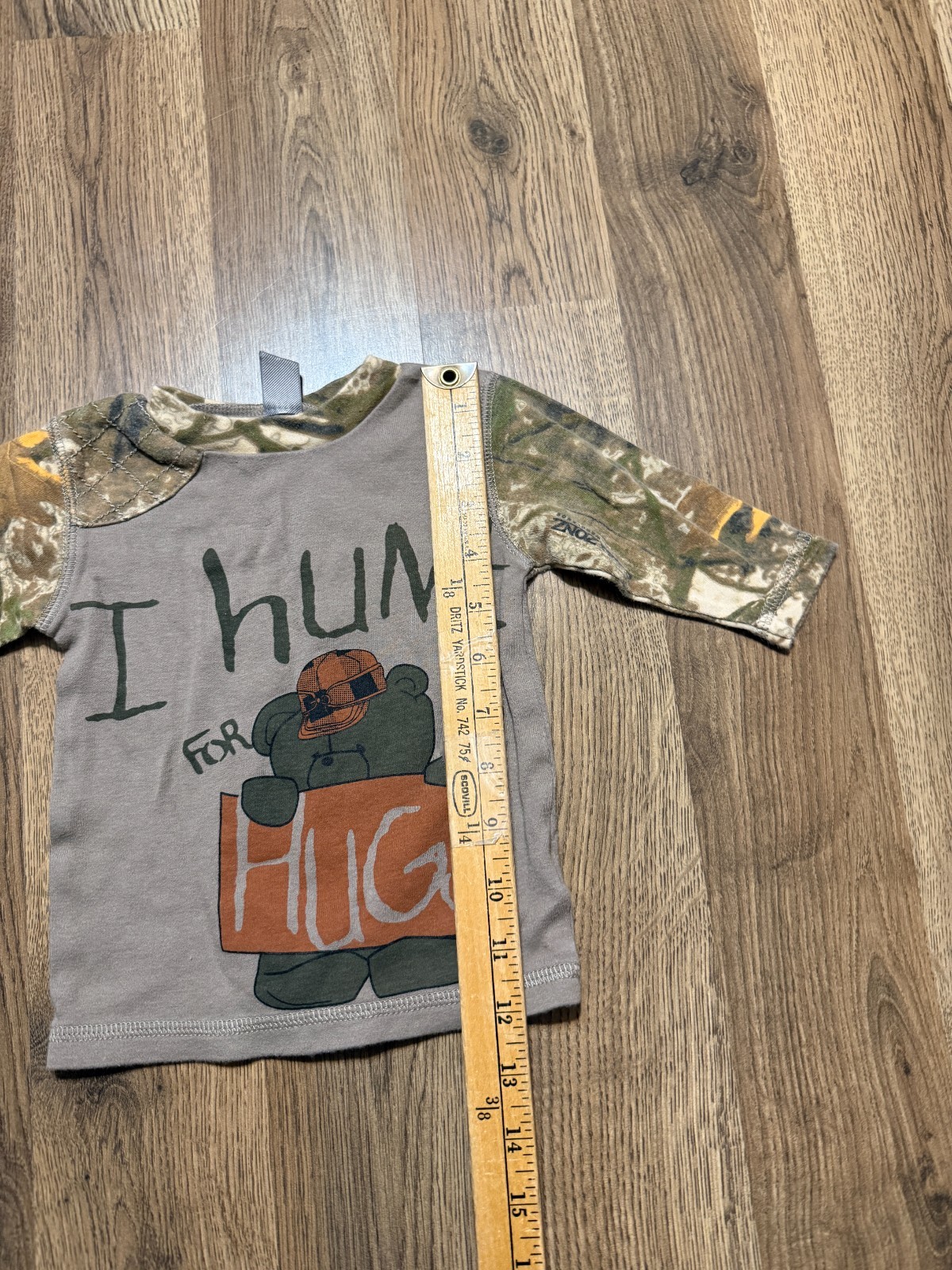 Cabela’s Set Infant 0-3 month Camouflage “I hunt for Hugs” Shirt Pants